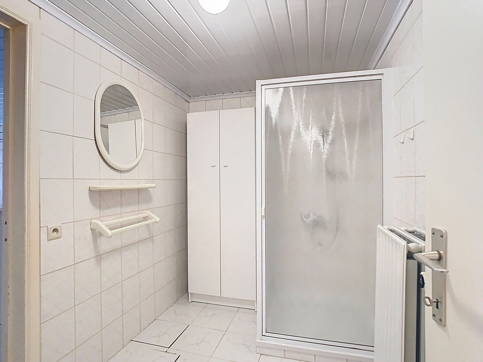 Woning met 2 SLPK, garages en riante tuin, op Toplocatie! foto 14