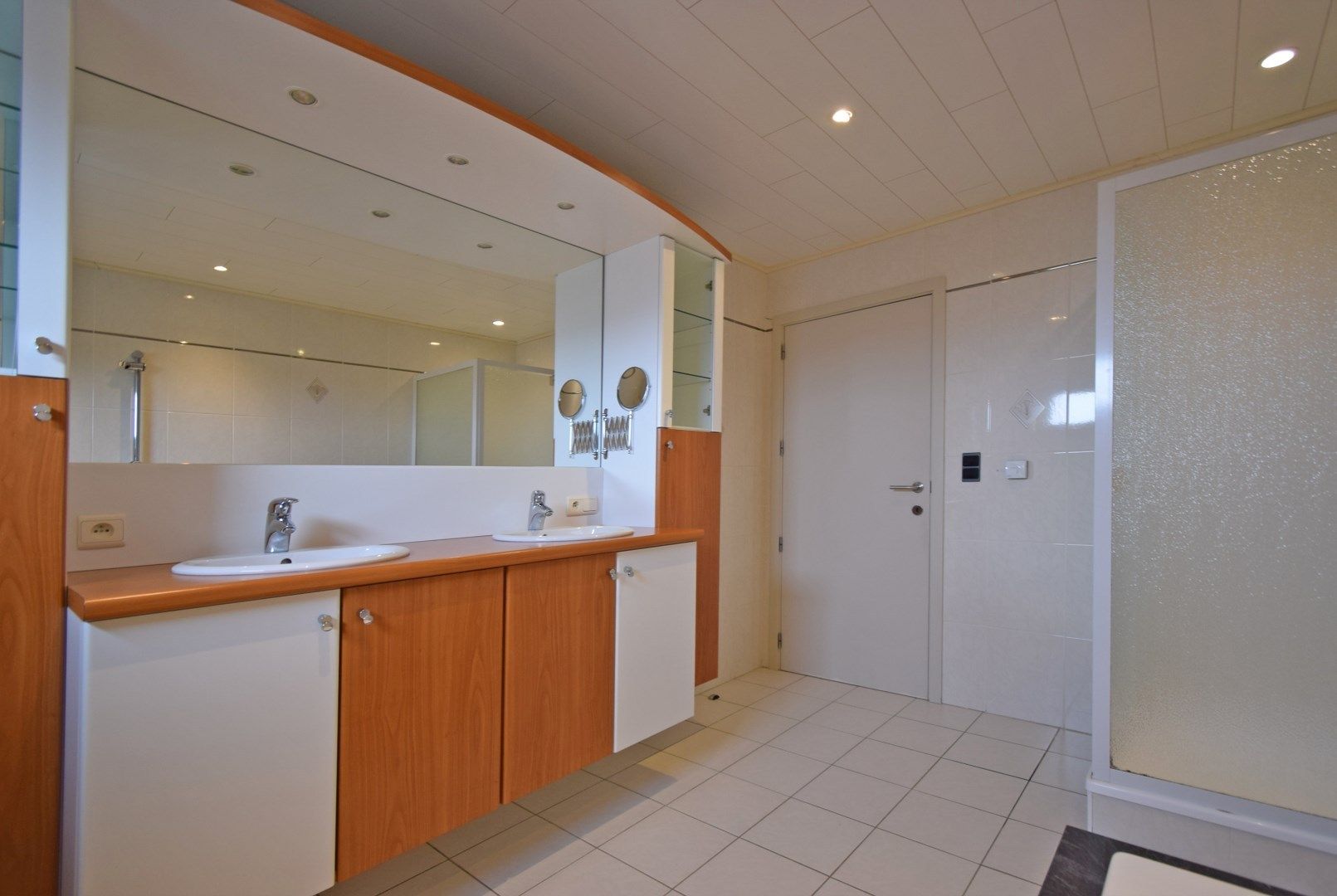 Tweeslaapkamer appartement met ruim terras foto 7