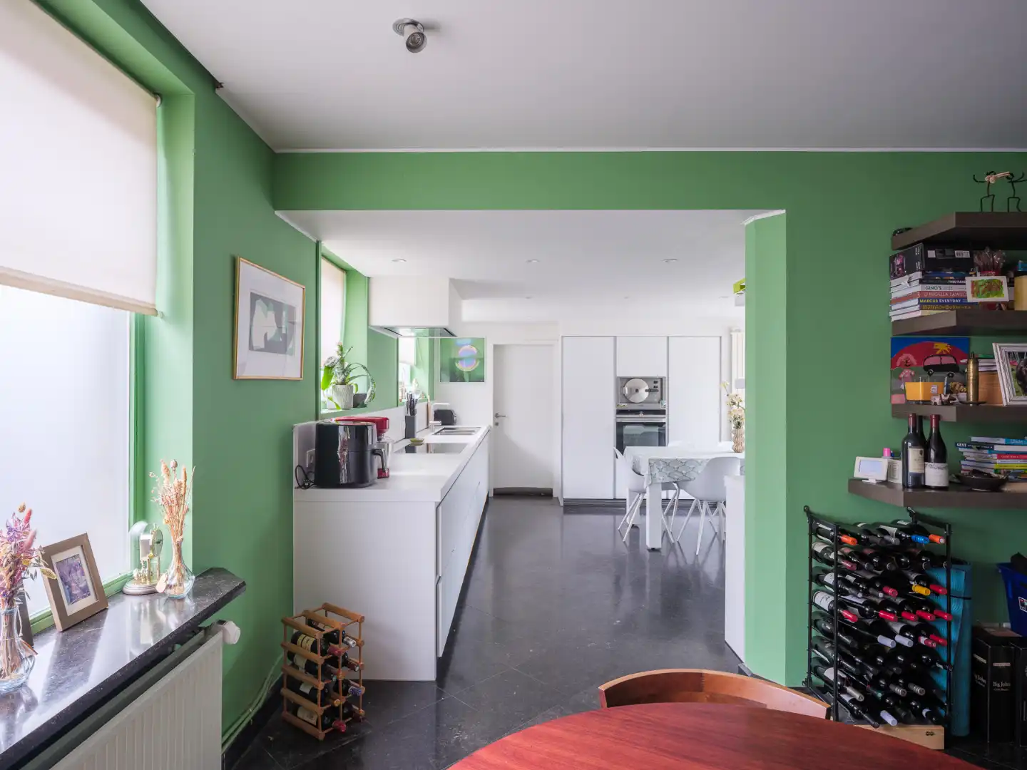 Handelshuis met lichtrijke kantoorruimte en ruime woonst foto 10