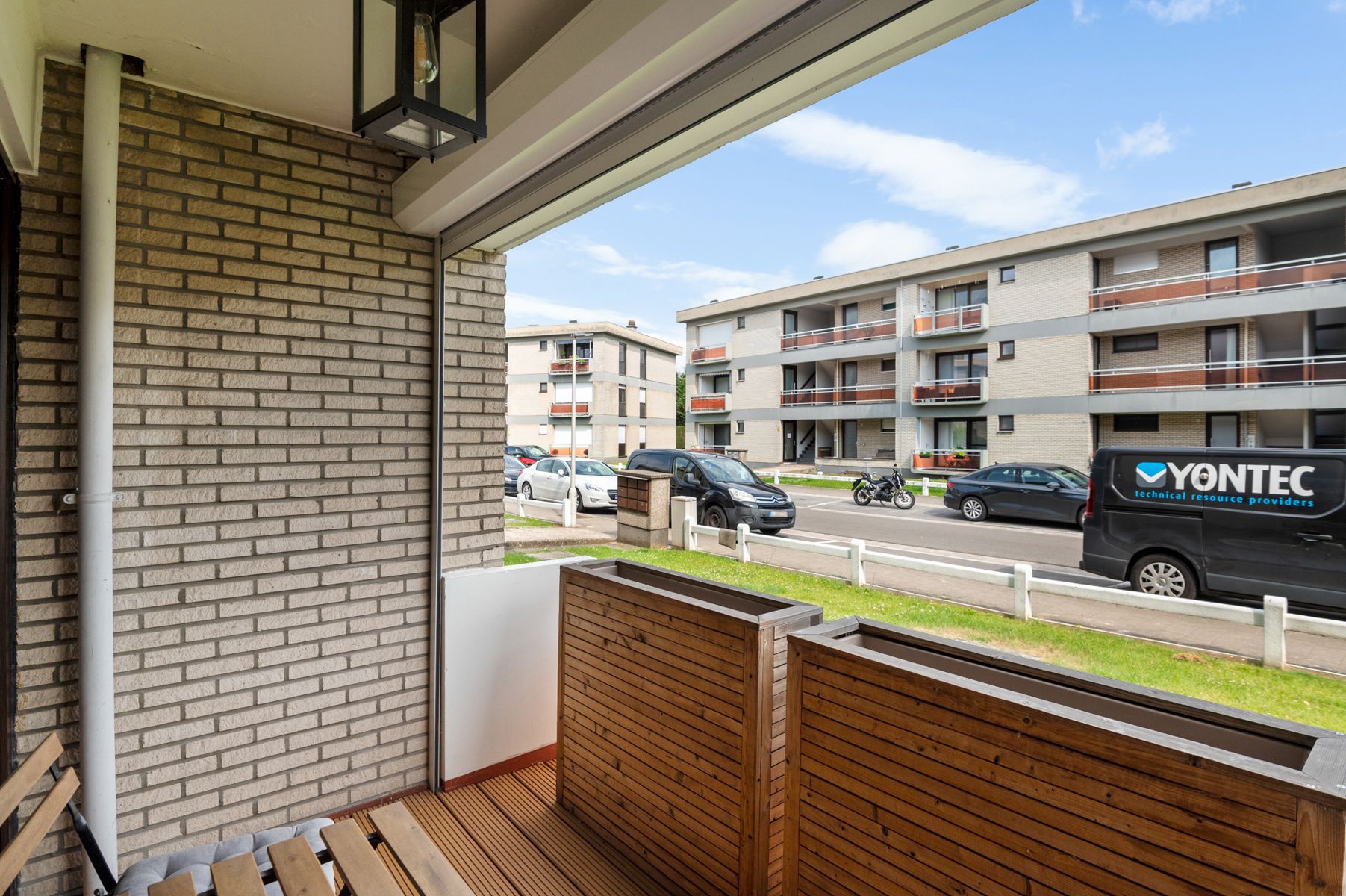 Instapklaar, lichtrijk gelijkvloersappartement met terras op topligging foto 15