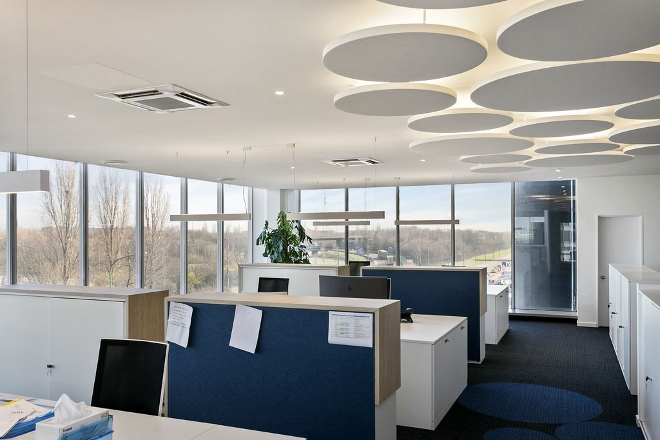 Antwerpen: Kantoren en werkplekken te huur in Ahlers Building. foto 3