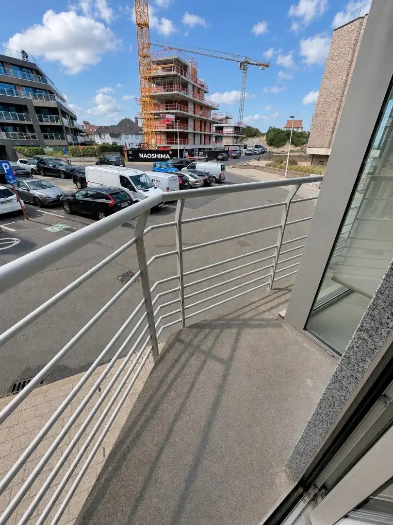 Zongericht appartement met zijdelings zeezicht te Sint-Idesbald. foto 9