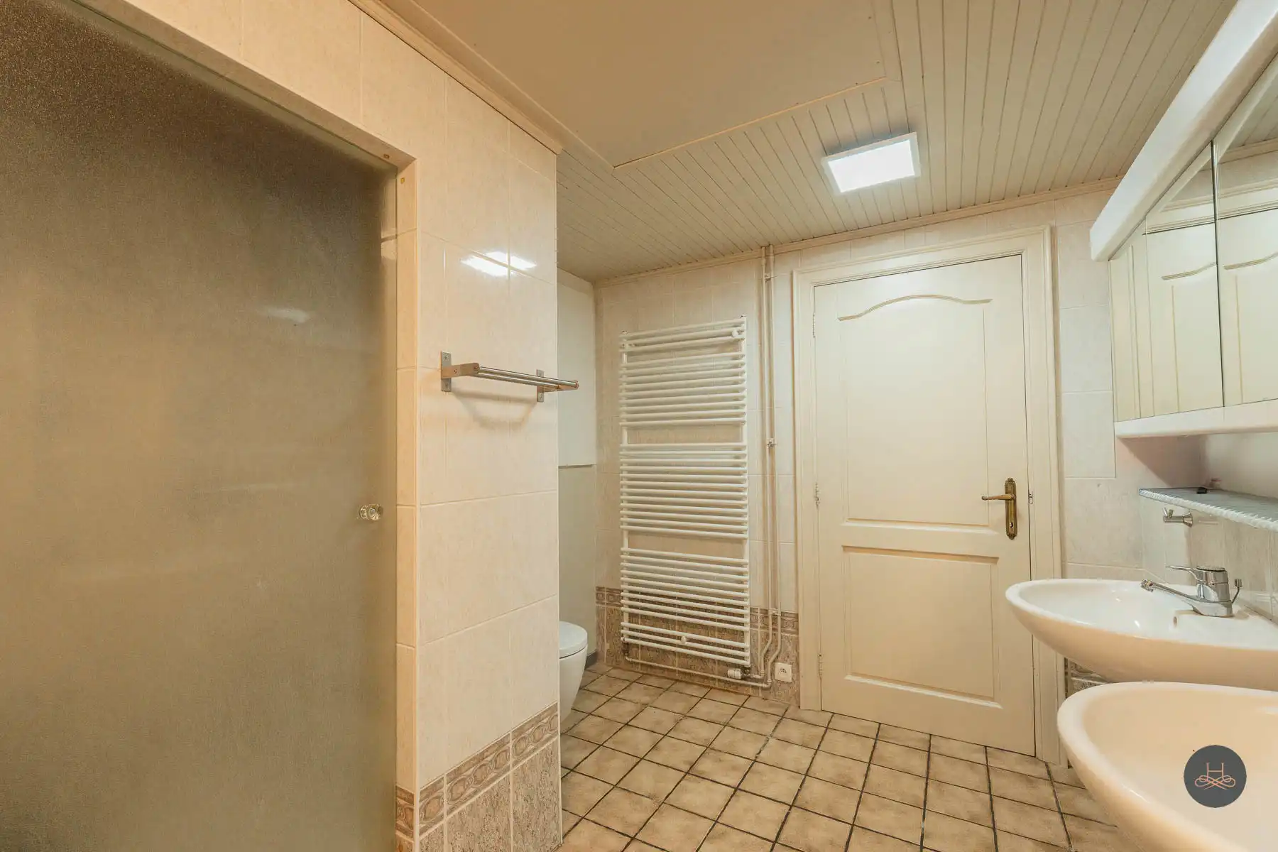 Woning met groot multifunctioneel bijgebouw in rustige straat foto 20