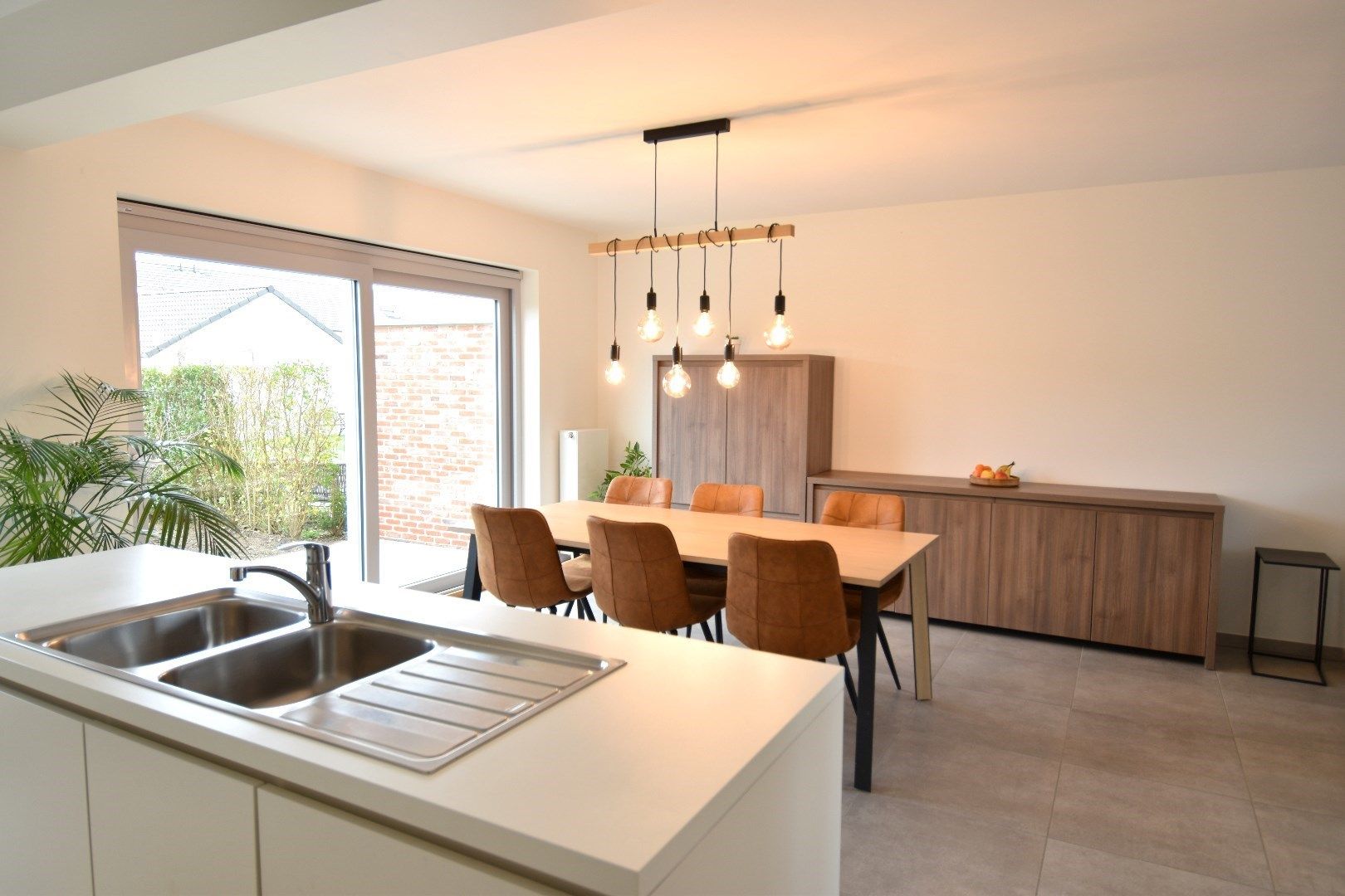 Instapklare gezinswoning met 3 slaapkamers (meer mogelijk!), zonnige tuin én garage te Heule foto 4