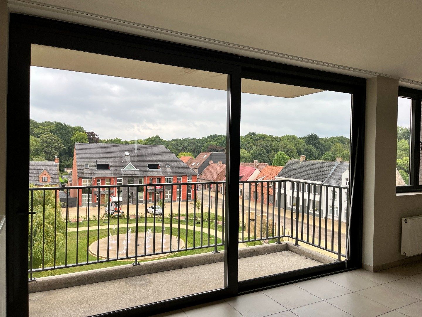 Centraal gelegen appartement met 2 slaapkamers en garage  foto 4