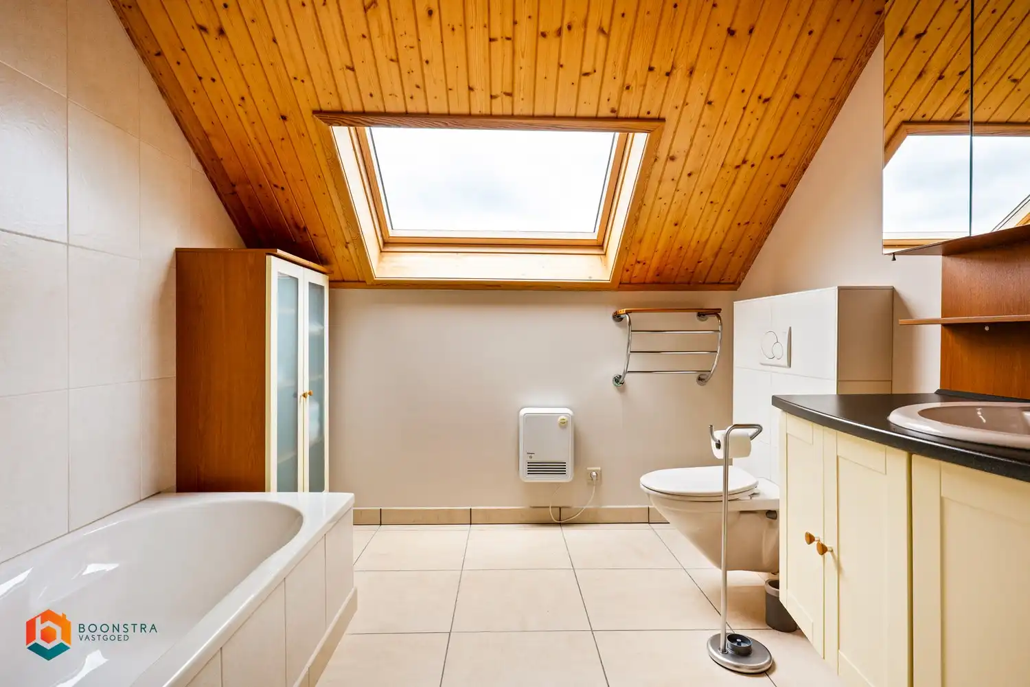 Instapklare woning met 4 slpkrs op perceel van 1122m² in regio Waimes foto 17