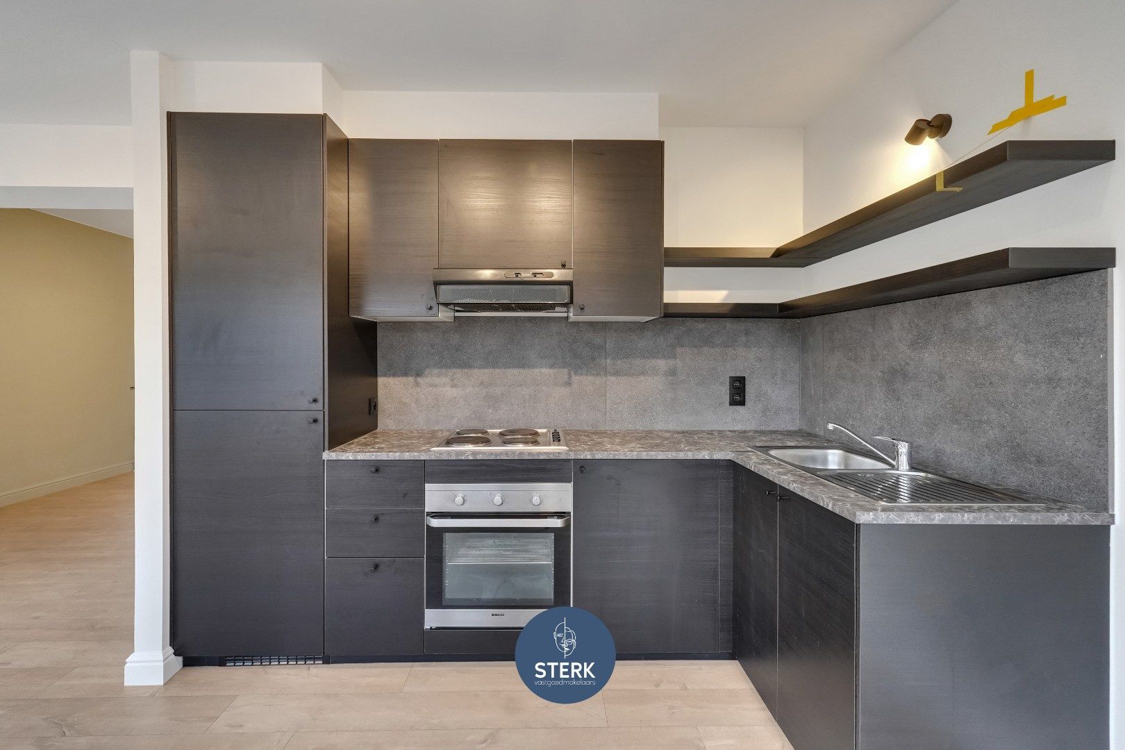 GELIJKVLOERS 1 SLPK-APPARTEMENT MET TUIN IN ZUTENDAAL !  foto 4