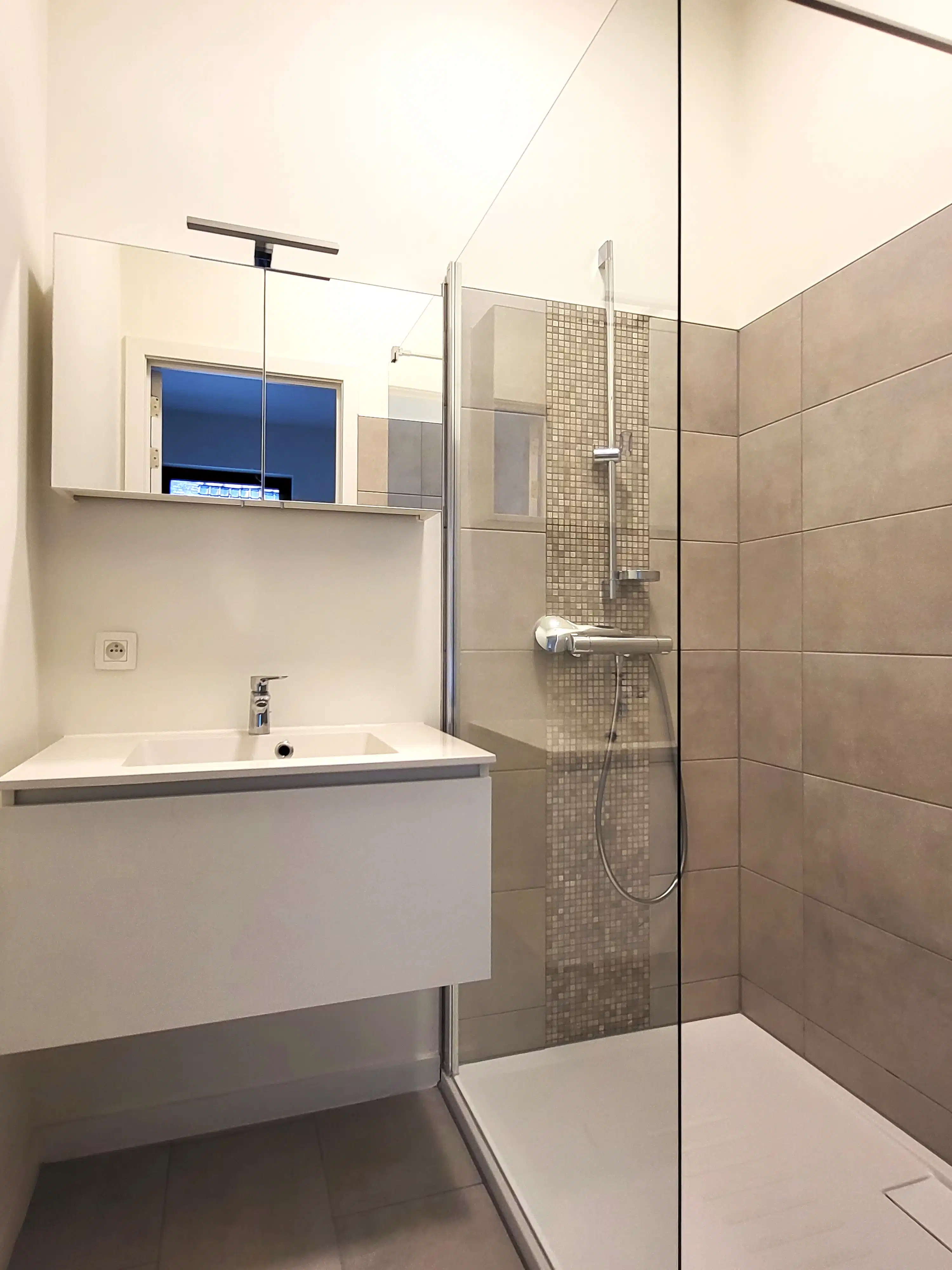 Prachtig energiezuinig appartement met 2 slaapkamers en zonnig balkon, in het centrum van de Stad Gent.  foto 28