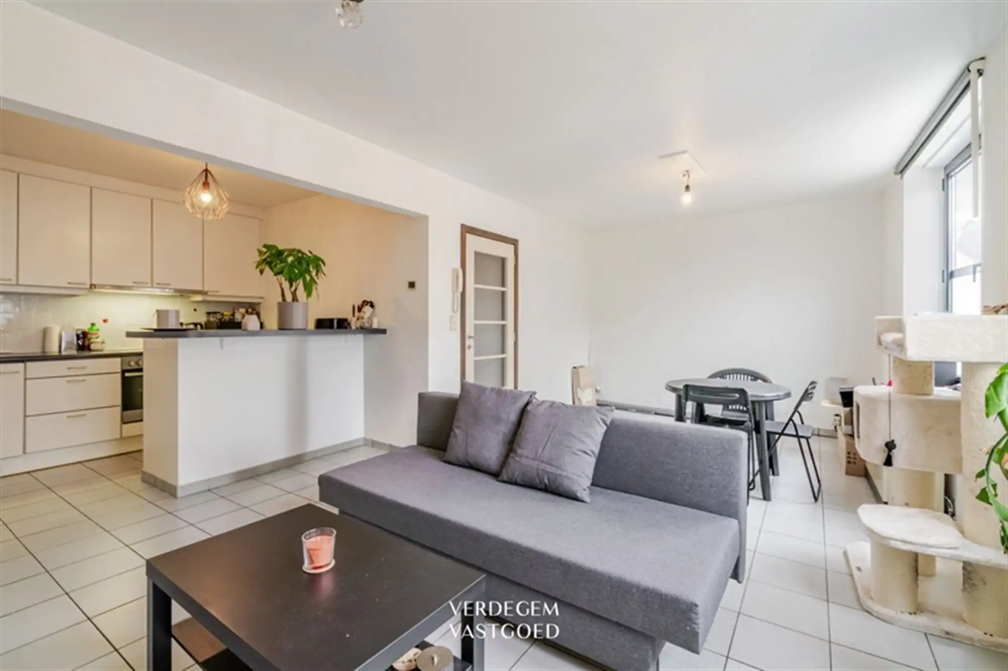 Appartement met 2 slaapkamers en zonnig terras in het dorpscentrum foto {{pictureIndex}}