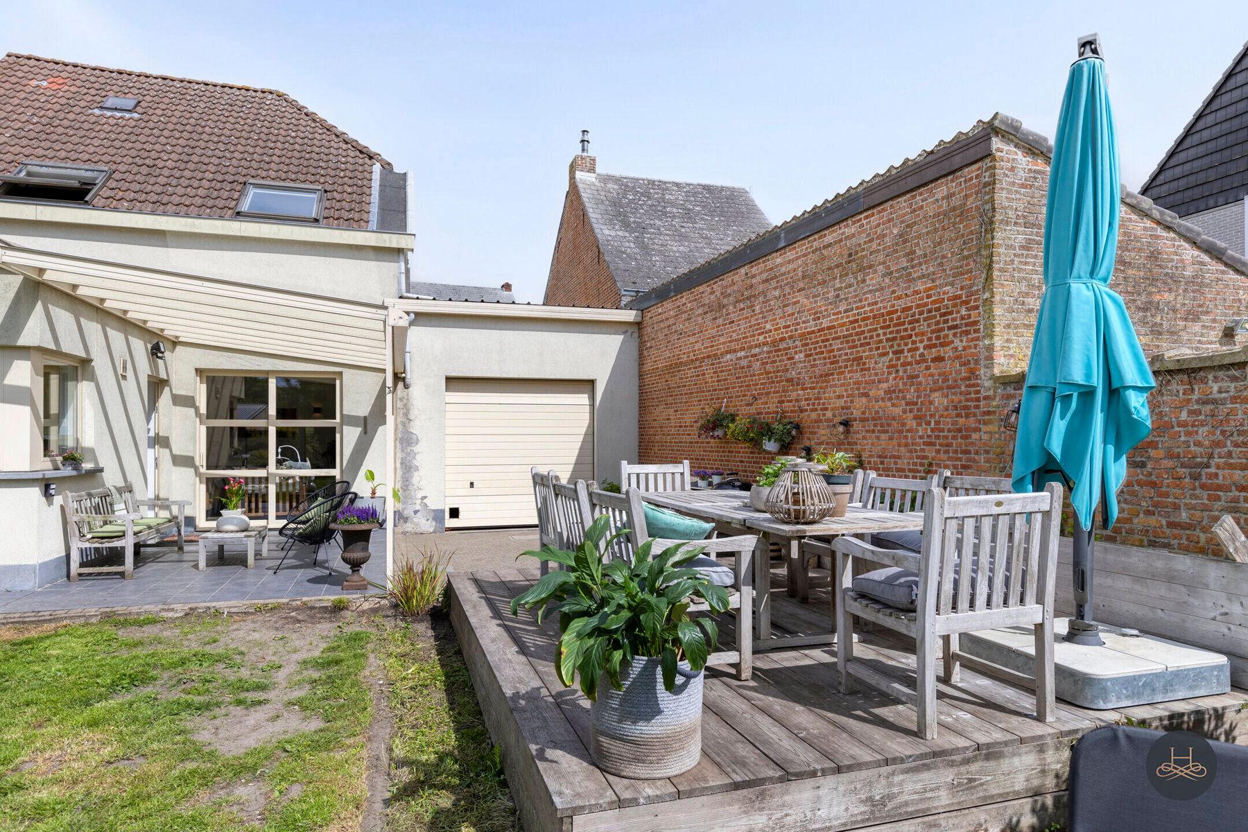 Sfeervolle, deels gerenoveerde woning met ruime diepe tuin foto 23