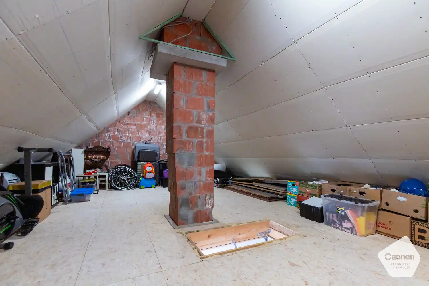 Recente en energiezuinige woning (2013) met 3 slaapkamers, inpandige garage en een uniek bijgebouw! foto 14