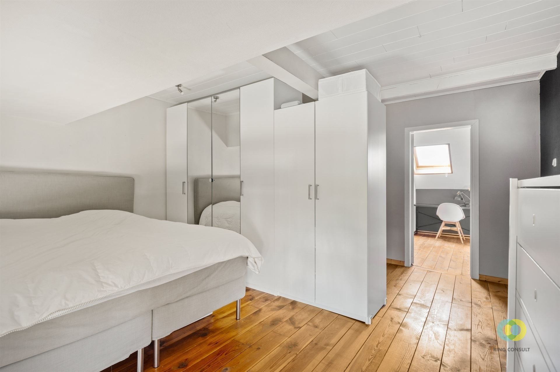 Woning met tuin en carport foto 16
