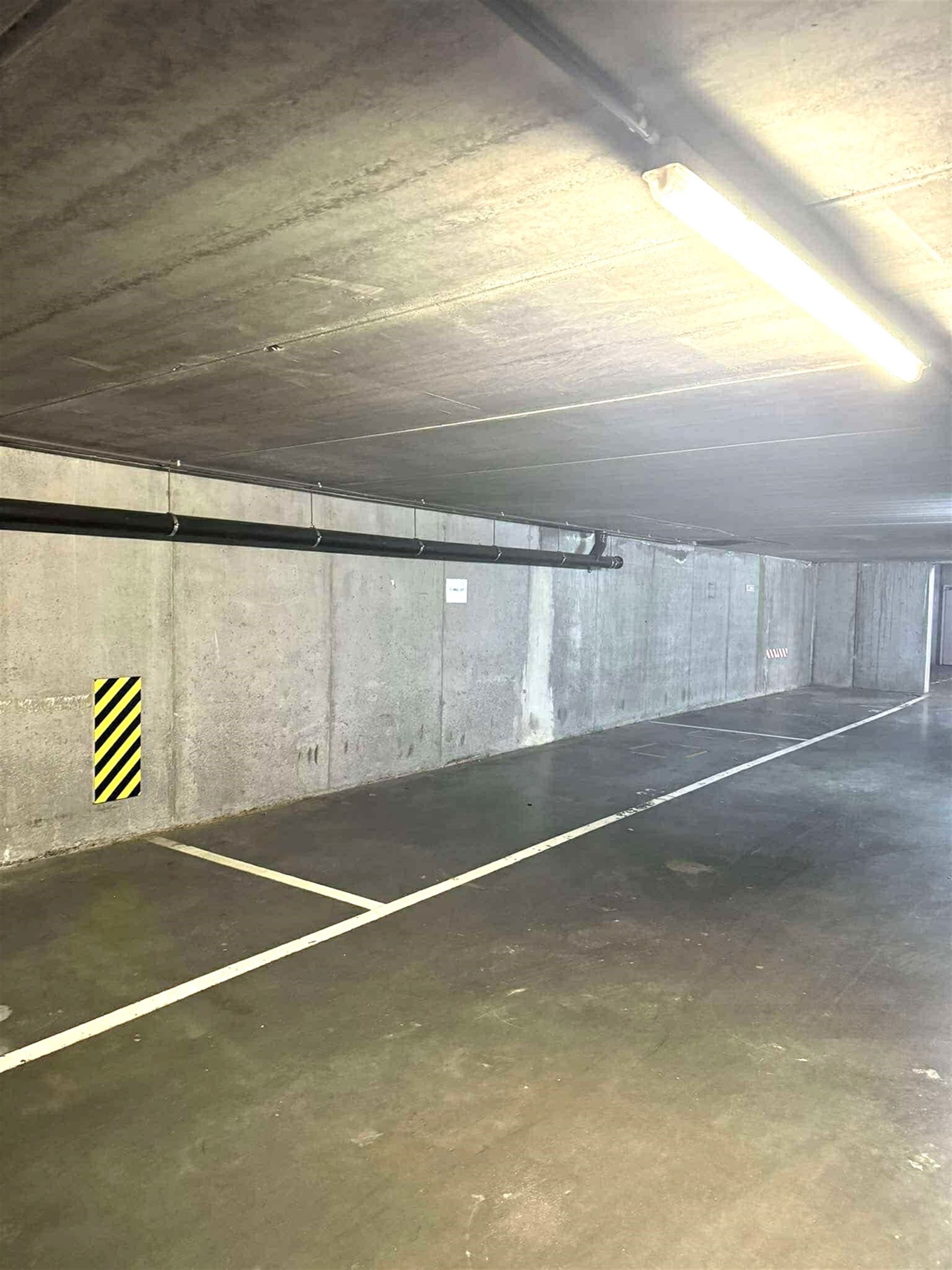 garage-kelder foto {{pictureIndex}}