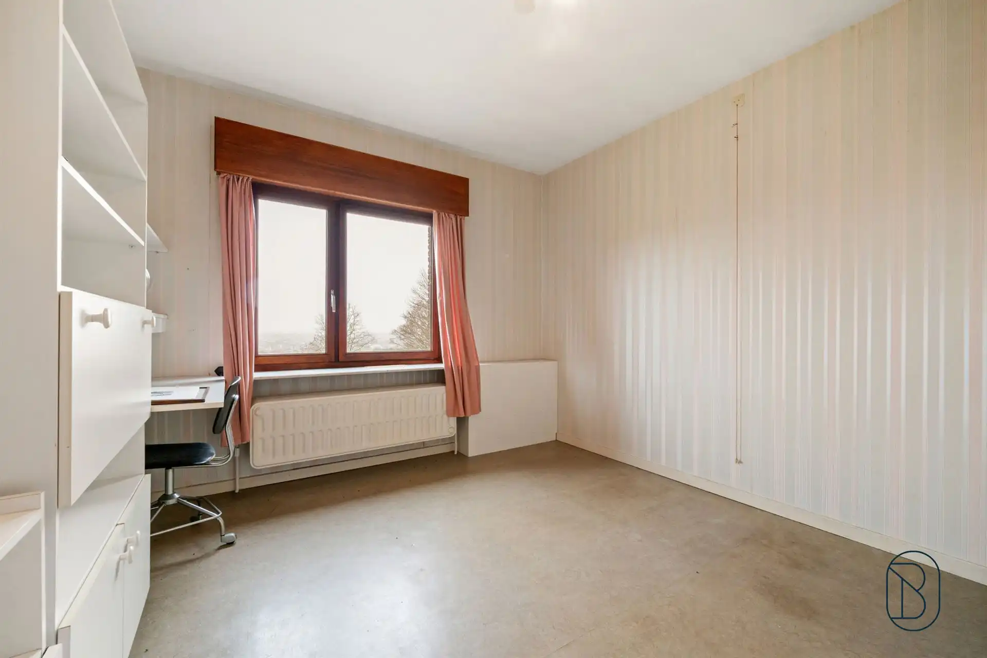 Degelijke villa met prachtig open zicht. foto 18