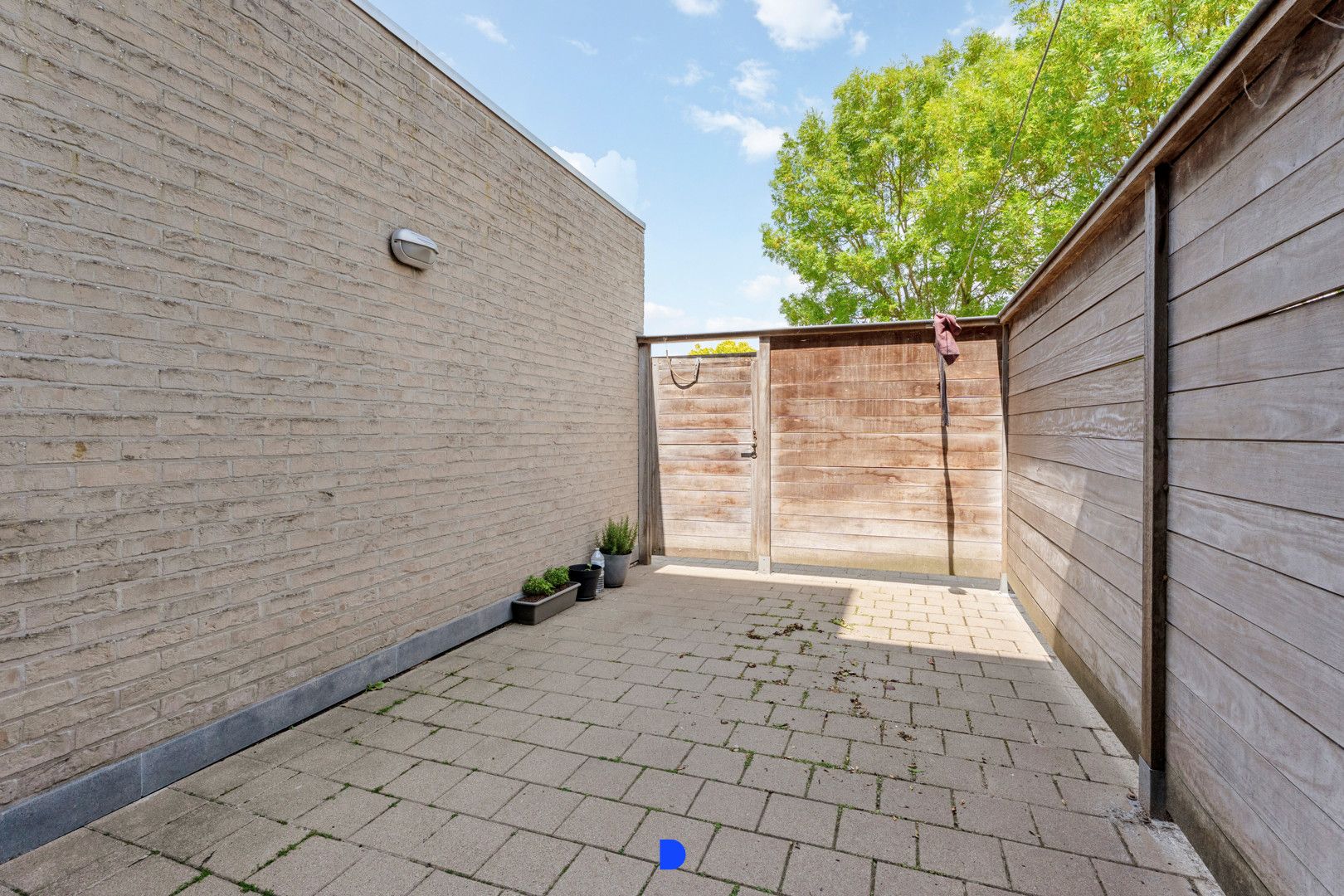 Ruim gelijkvloers appartement met terras. foto 12