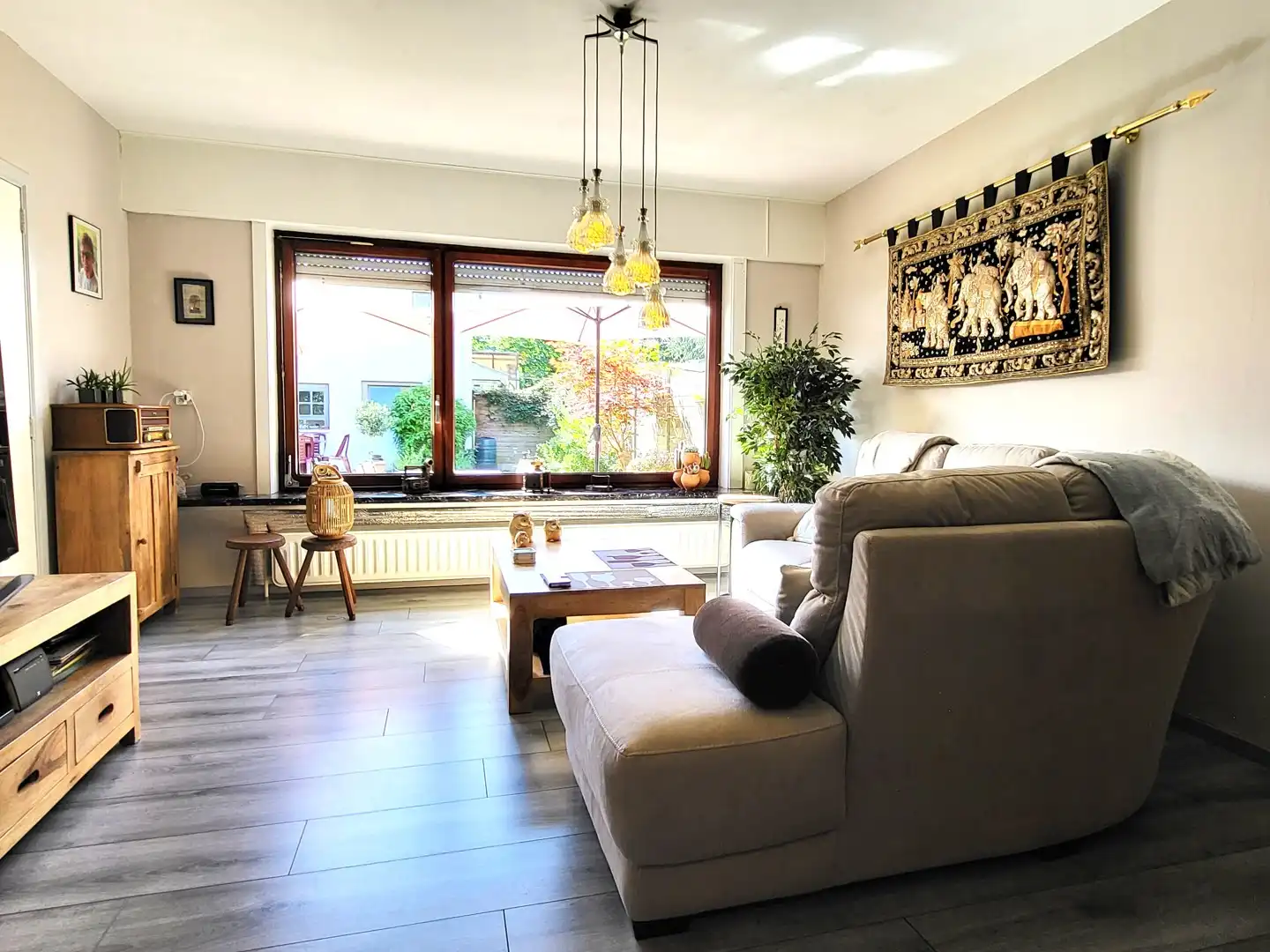 Deze ruime halfopen bebouwing met een bewoonbare oppervlakte van 134 m² is rustig gelegen aan de stadsrand. foto 12