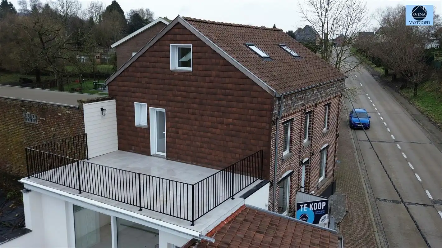 ZEER RUIME WONING MET 4 SLAAPKAMERS EN 2 GARAGES foto 26