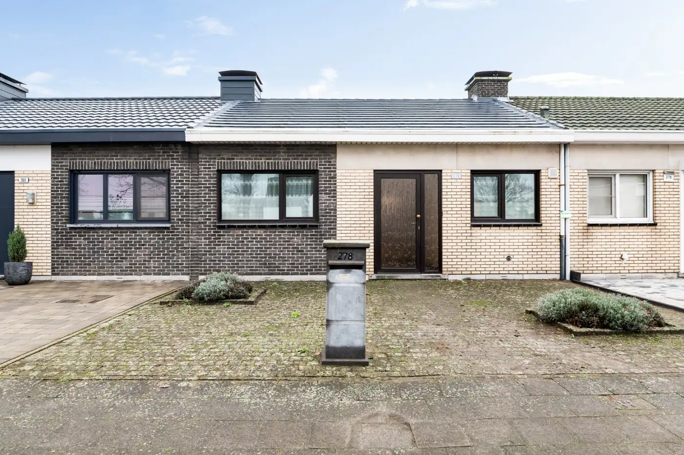 Hoofdfoto van de publicatie: Gezellige laagbouwwoning met 2 slpk. en tuin