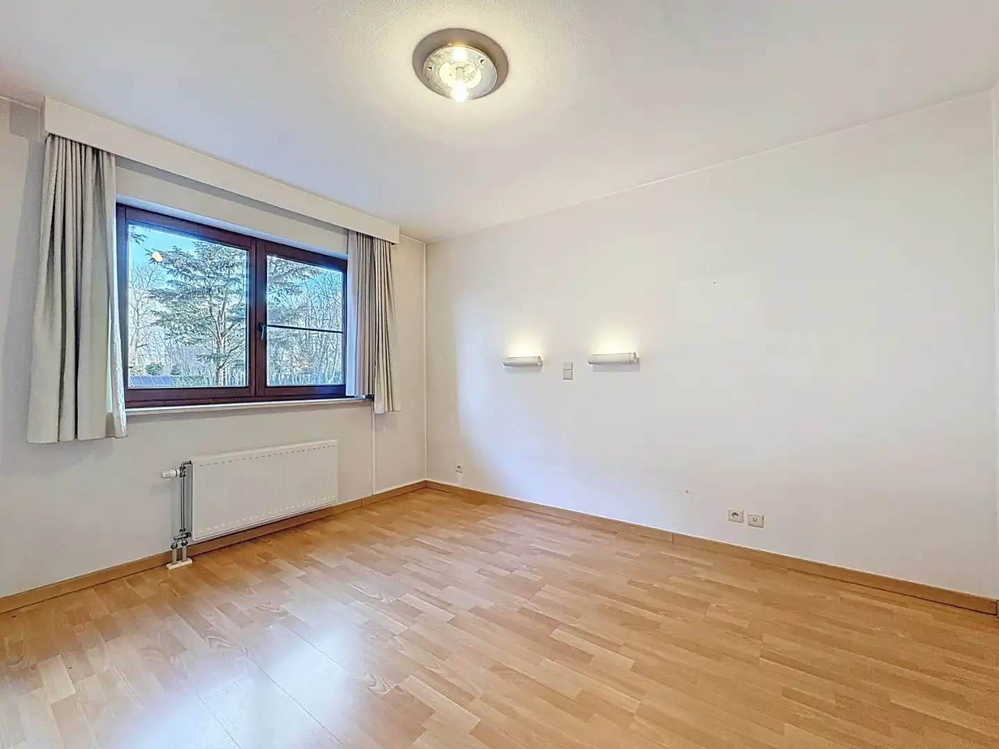 Instapklaar appartement met terras aan voor -en achterzijde. foto 7