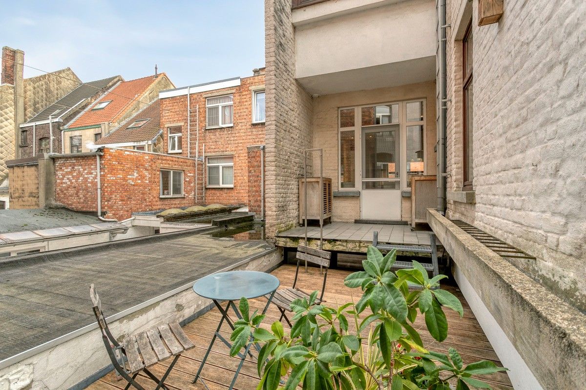 Karaktervolle interbellumwoning met buitengewoon grote garage nabij het Muinkpark in Gent foto 9