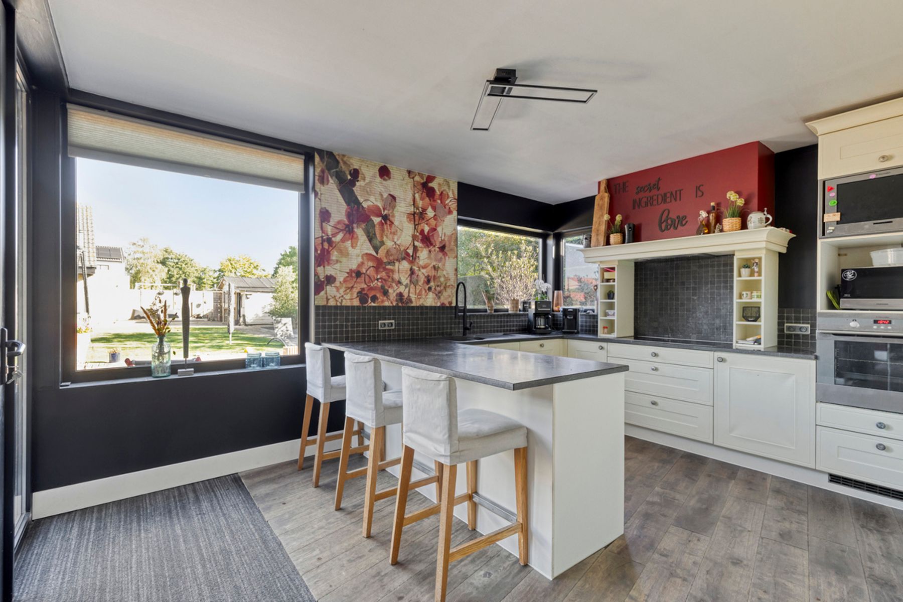 Instapklare HOB met 4 slaapkamers en polyvalent bijgebouw foto 9