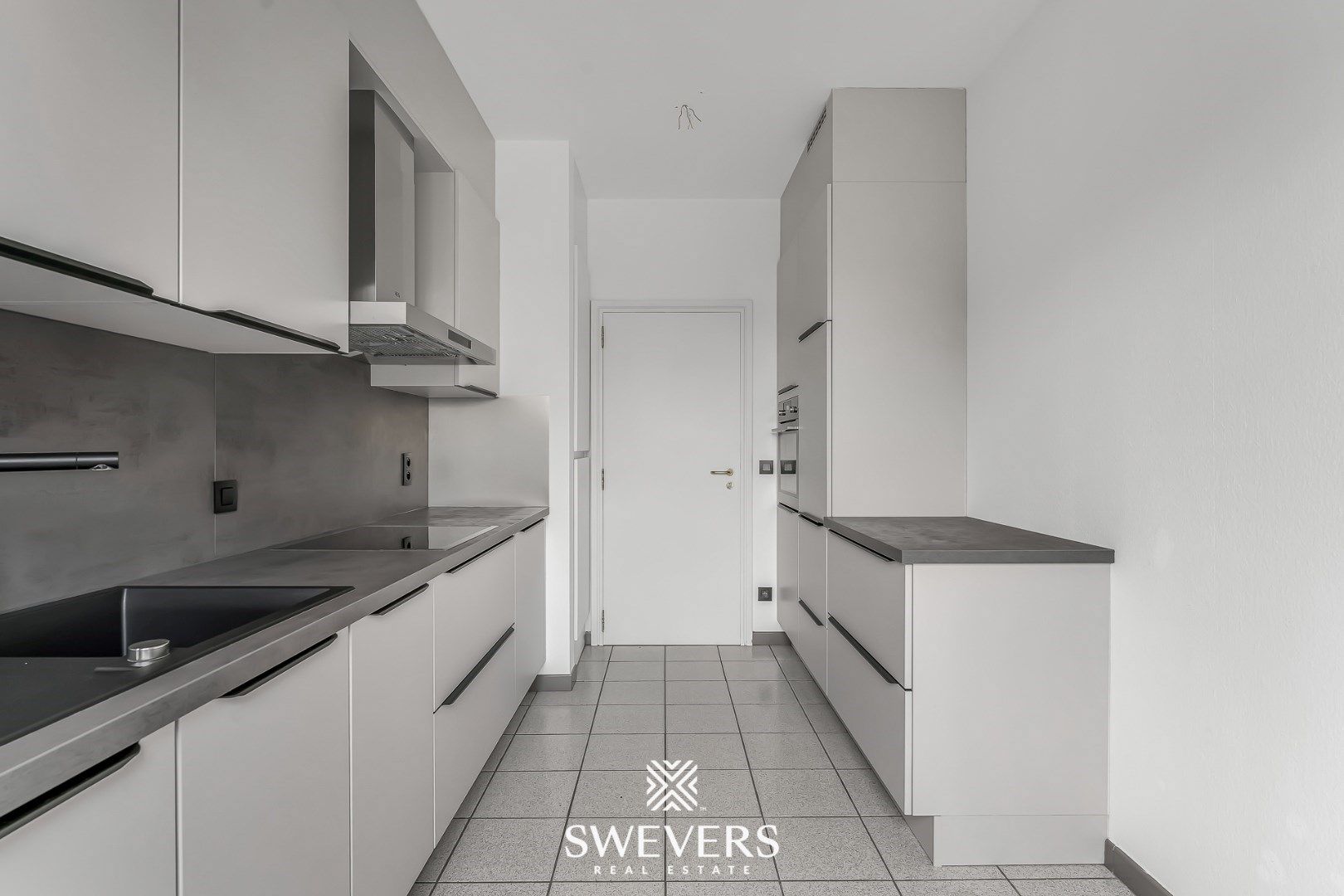 Stijlvol en instapklaar wonen (115m²) met autostaanplaats in het hart van Hasselt foto 12