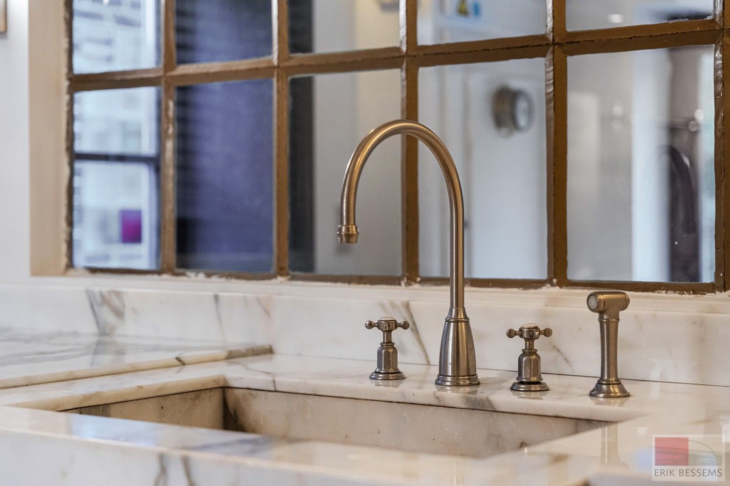 Prachtige gezinswoning met historie, 3 slaapkamers, royale badkamer en een super gezellige woonkamer met een woonoppervlakte van ca. 150m² foto 15