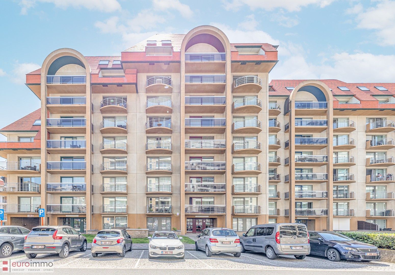 Centraal gelegen garagebox te Nieuwpoort-bad! foto {{pictureIndex}}