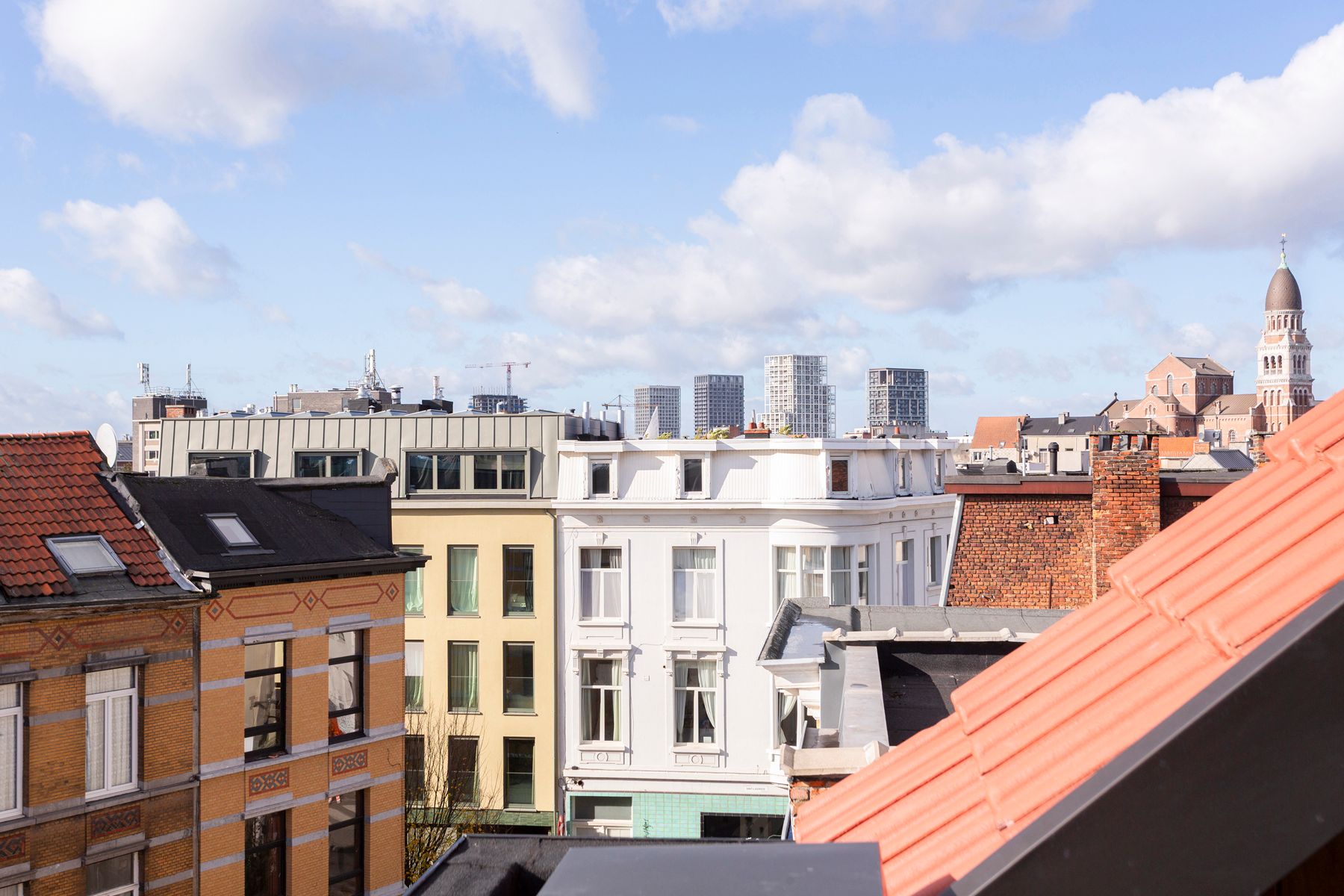 Penthouse met zonneterras en 2 ruime slaapkamers foto 13