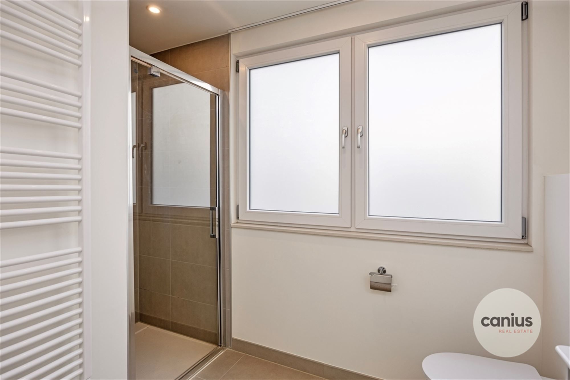 HEDENDAAGSE & ENERGIEZUINIGE WONING MET 4 SLKS foto 12