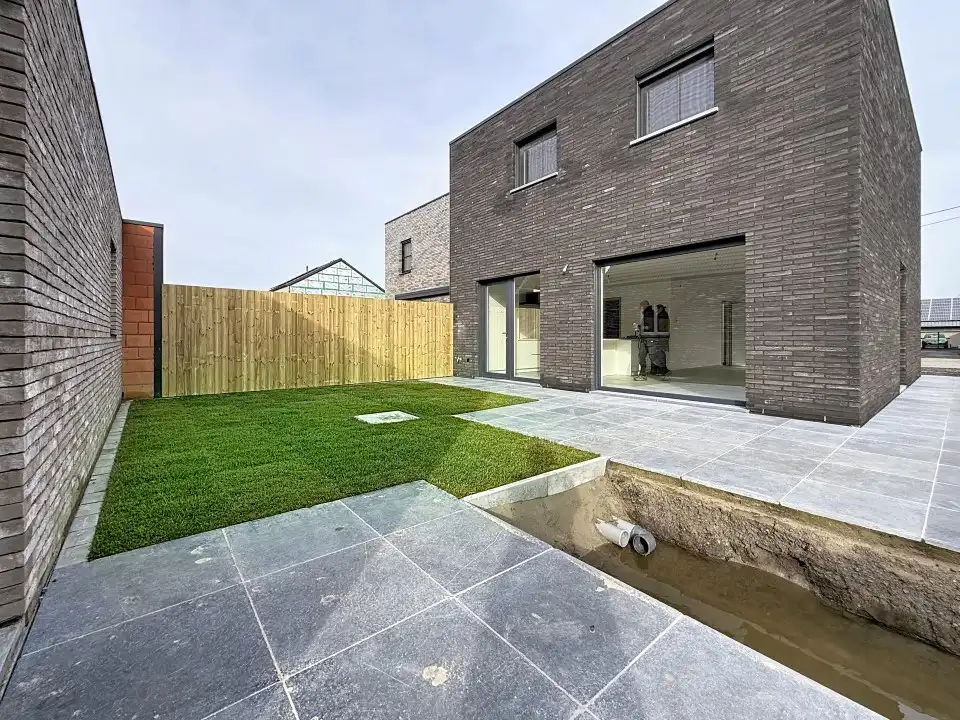 Rustig gelegen, ruime nieuwbouwwoning met 3 slaapkamers foto 9