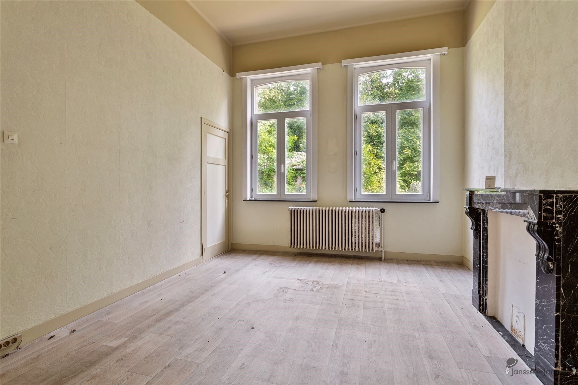 Uniek te renoveren herenhuis met 6 slaapkamers te Leopoldsburg centrum foto 8