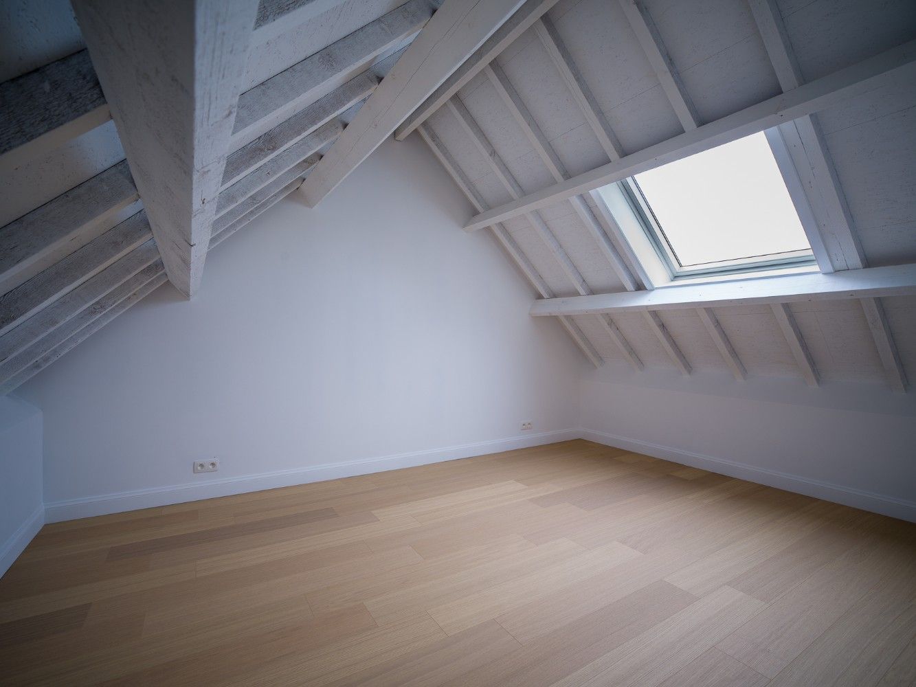 Prachtig gerenoveerde woning met 3 slpk. en tuin foto 23