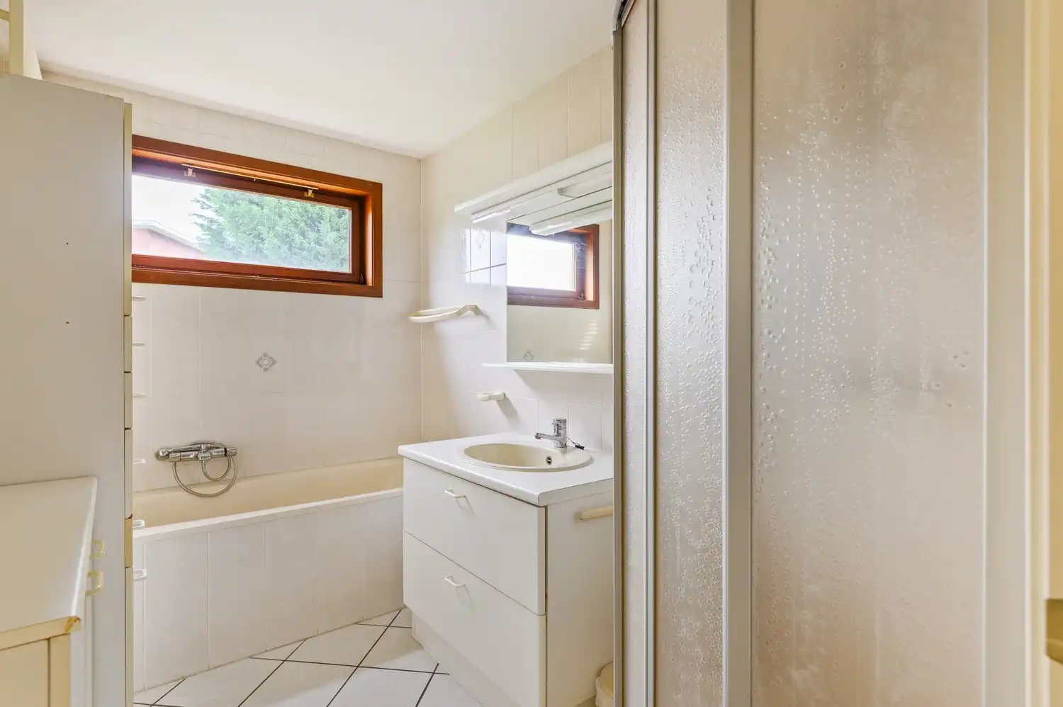 Vrijstaande laagbouwwoning met zonnige tuin en uitbreidingsmogelijkheden in Oelegem! foto 6