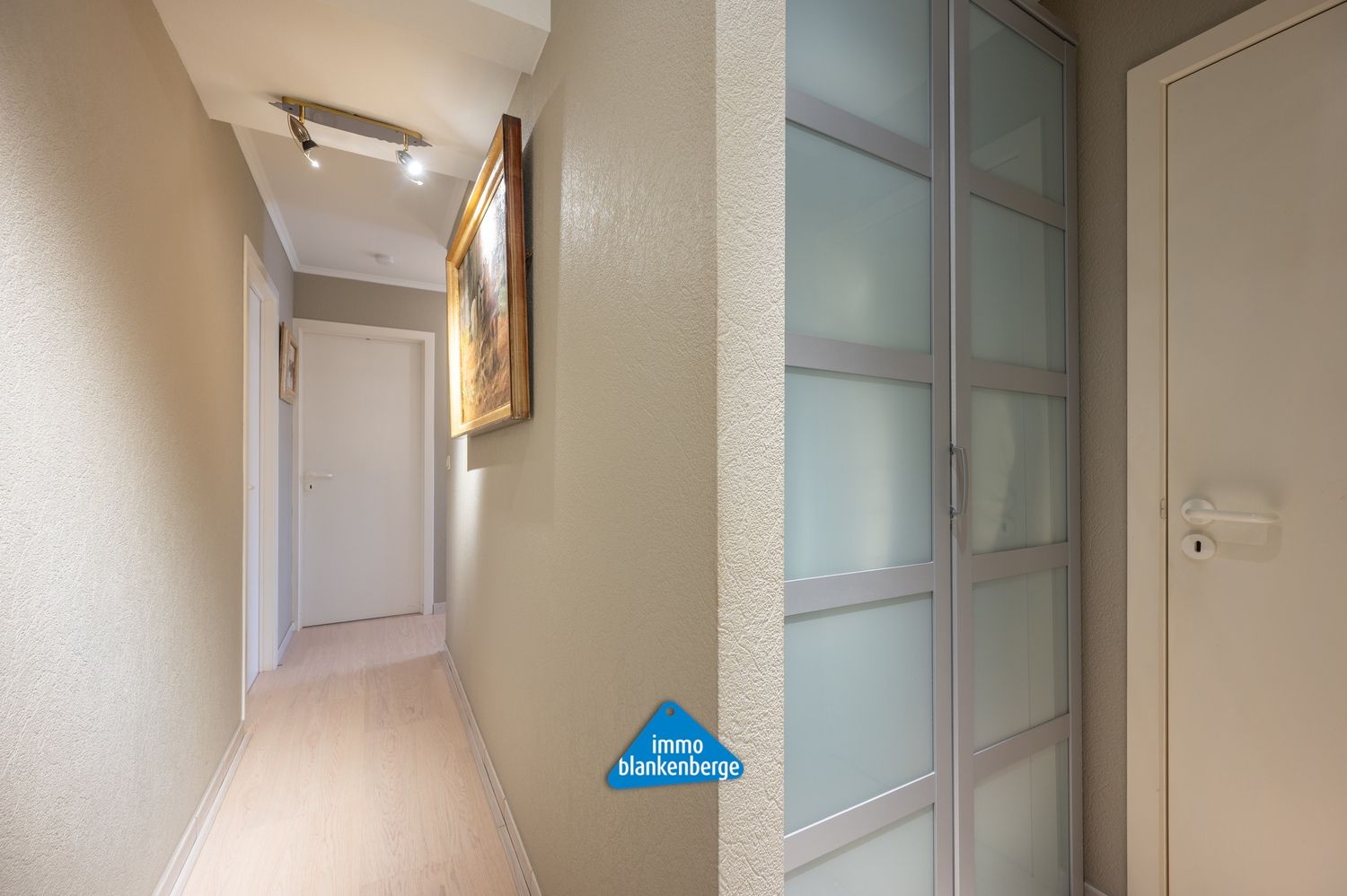 Lichtrijk hoekappartement met open zicht in het centrum van Blankenberge foto 19