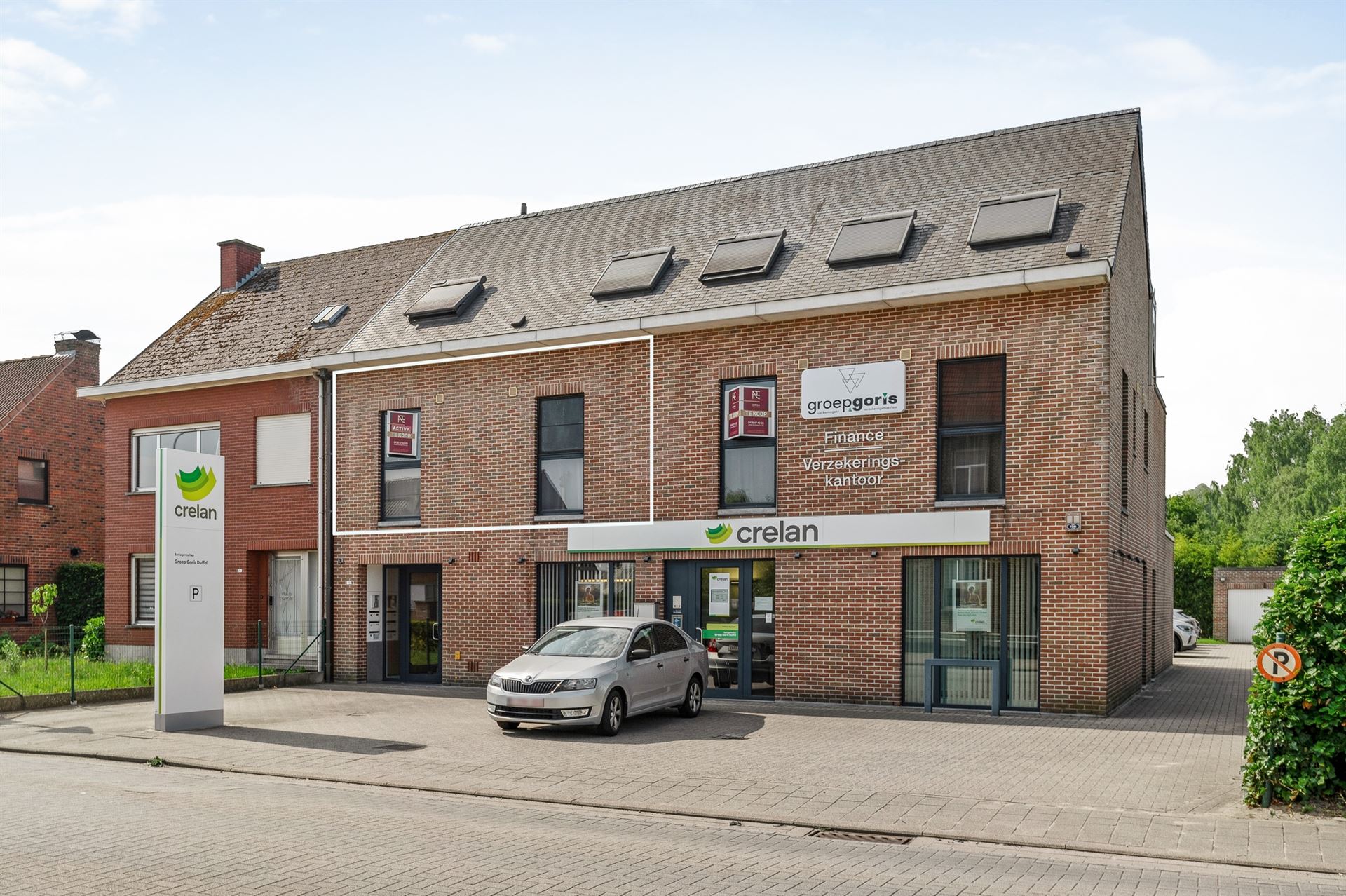 CENTRAAL GELEGEN 2-SLPK-APP IN EEN KLEINE RESIDENTIE MET RIANT ZUIDTERRAS foto {{pictureIndex}}