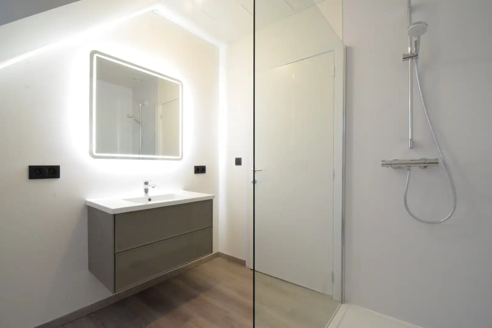 Duplex-appartement met 3 slaapkamers, terras en privé-staanplaats in Klerken foto 12