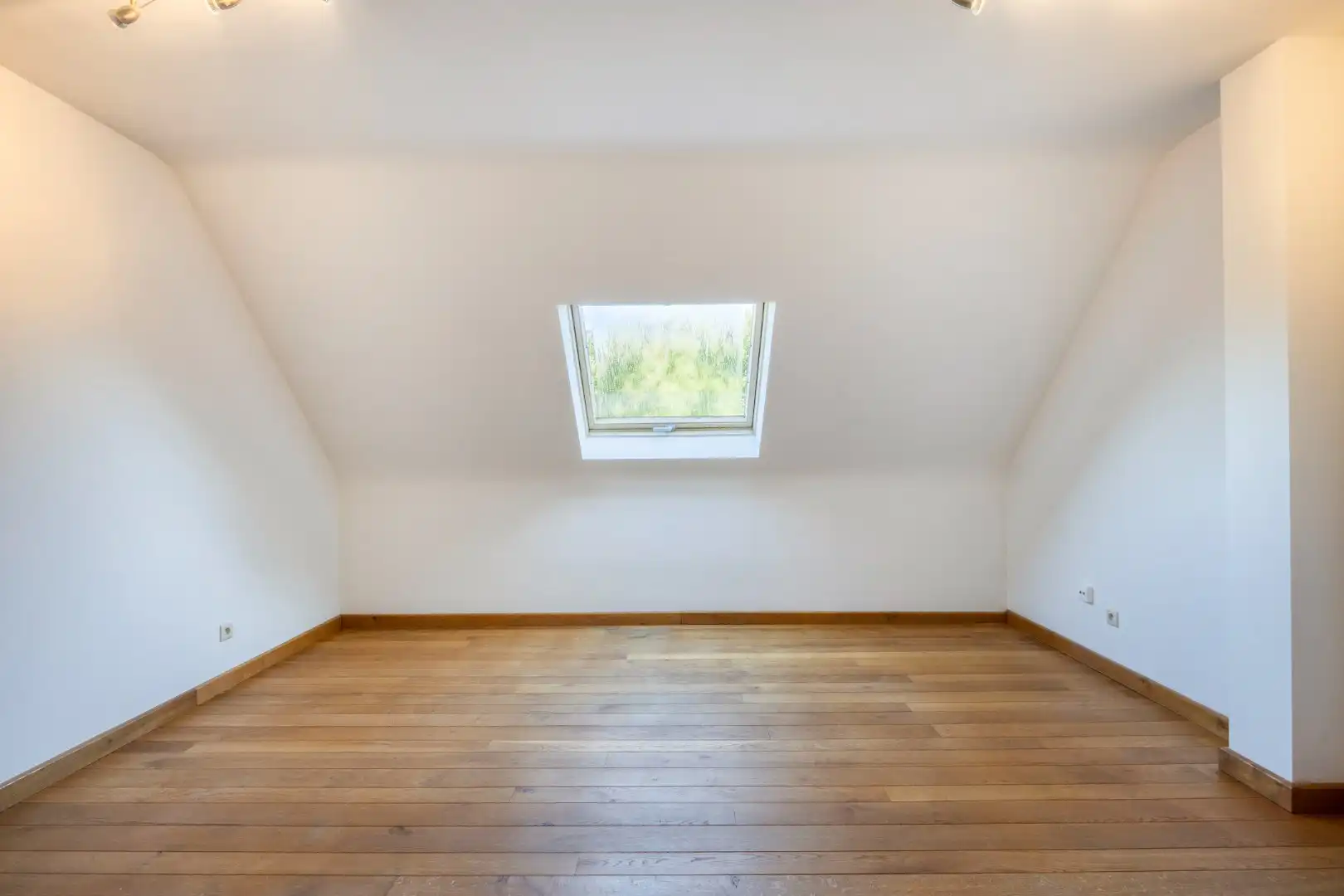 Villa met bureau,  5 slaapkamers, 2 badkamers en ruime tuin in Bierbeek! - EPC 172 kWh/m² - bewoonbare opp. 242 m² foto 22