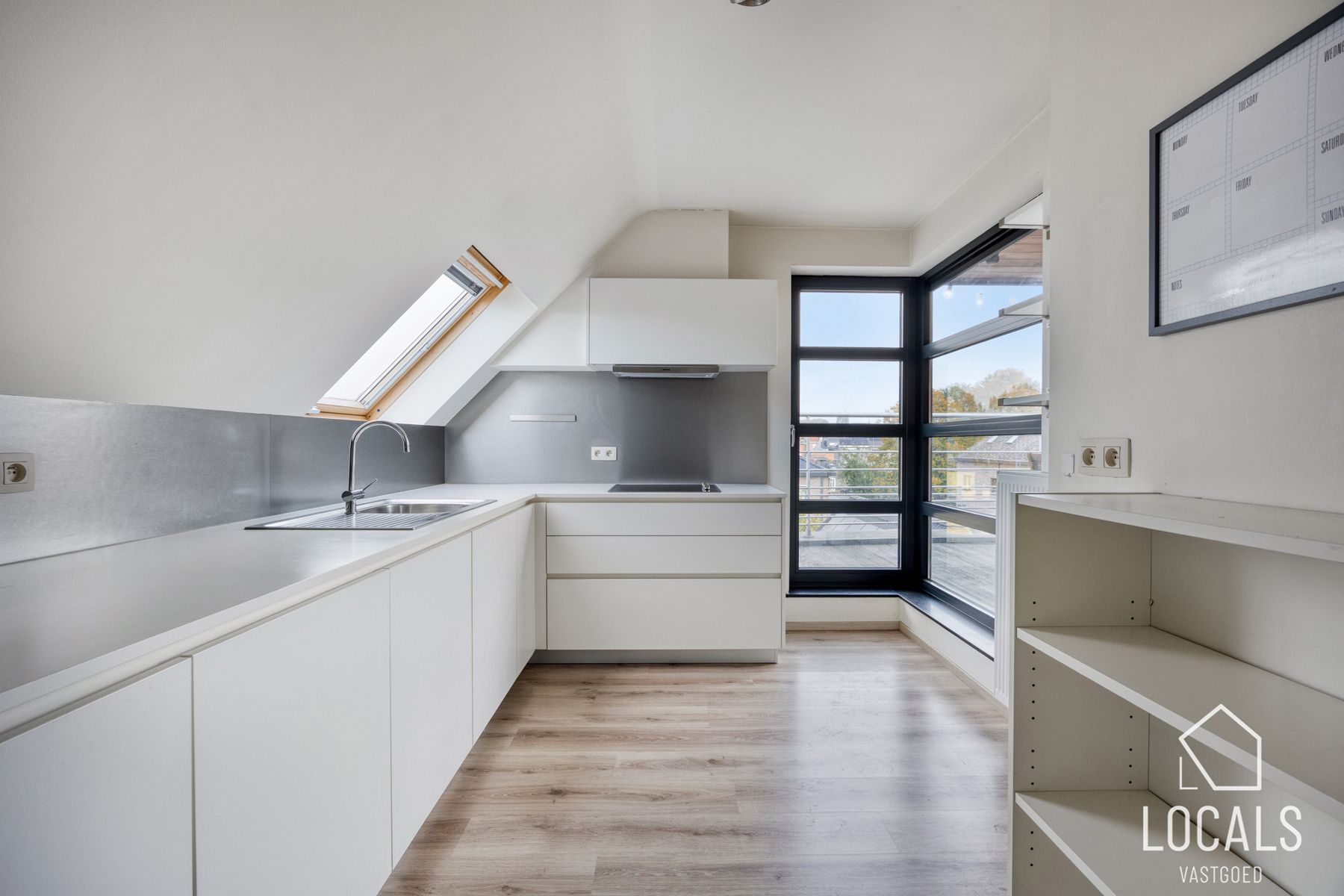 Instapklare 2-slaapkamer penthouse met staanplaats in Ninove foto 8