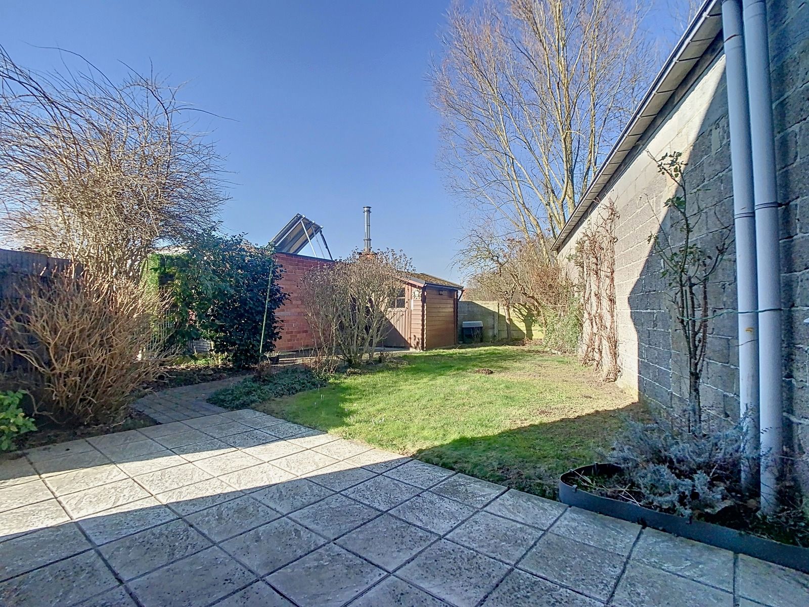 Ruime Woning met 3 SLPK, tuin, opslagruimte én magazijn! foto 23