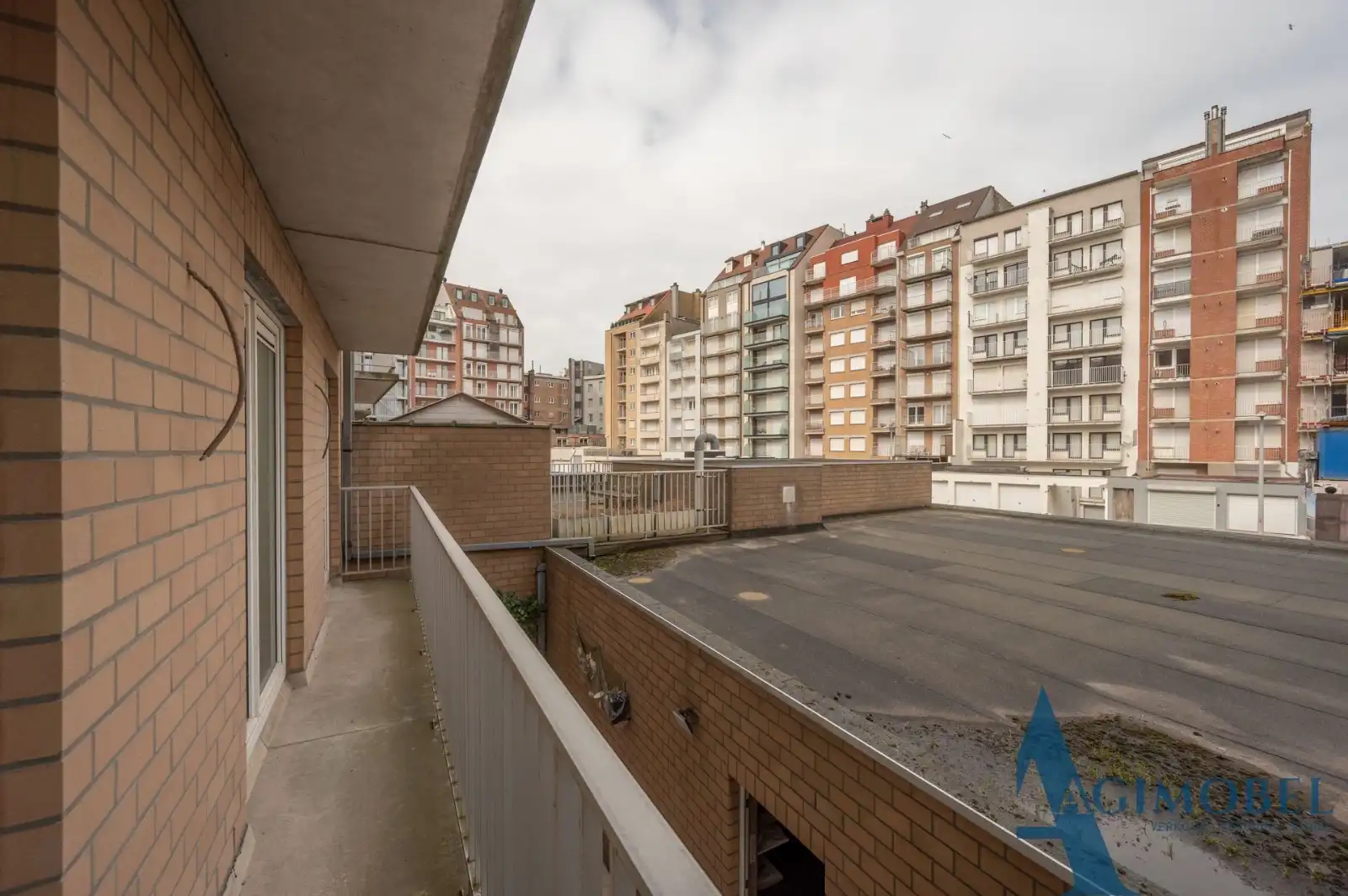 Uitzonderlijk ruim appartement met 4 slaapkamers, veel lichtinval en garage mogelijk vlakbij het Rubensplein! foto 17