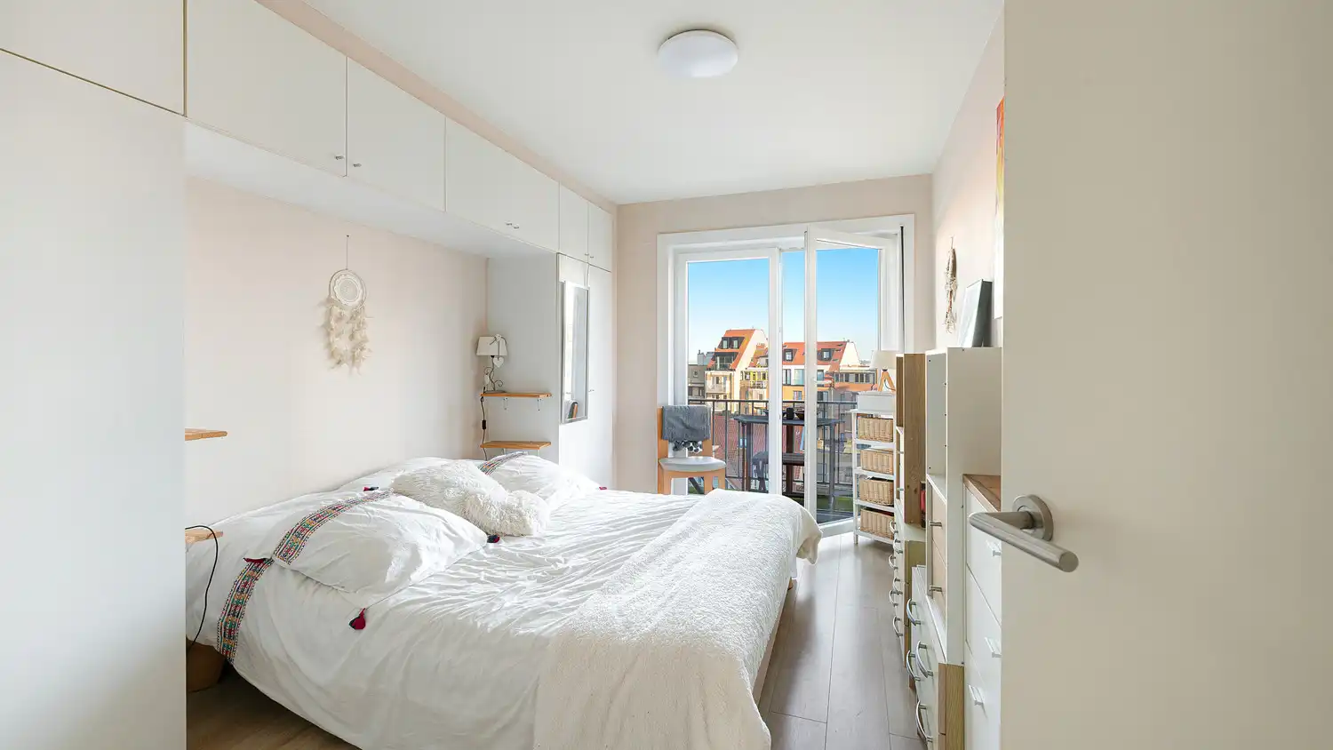 Ruim 2-slaapkamerappartement met frontaal zeezicht op een gegeerde ligging aan de Zeedijk. foto 11