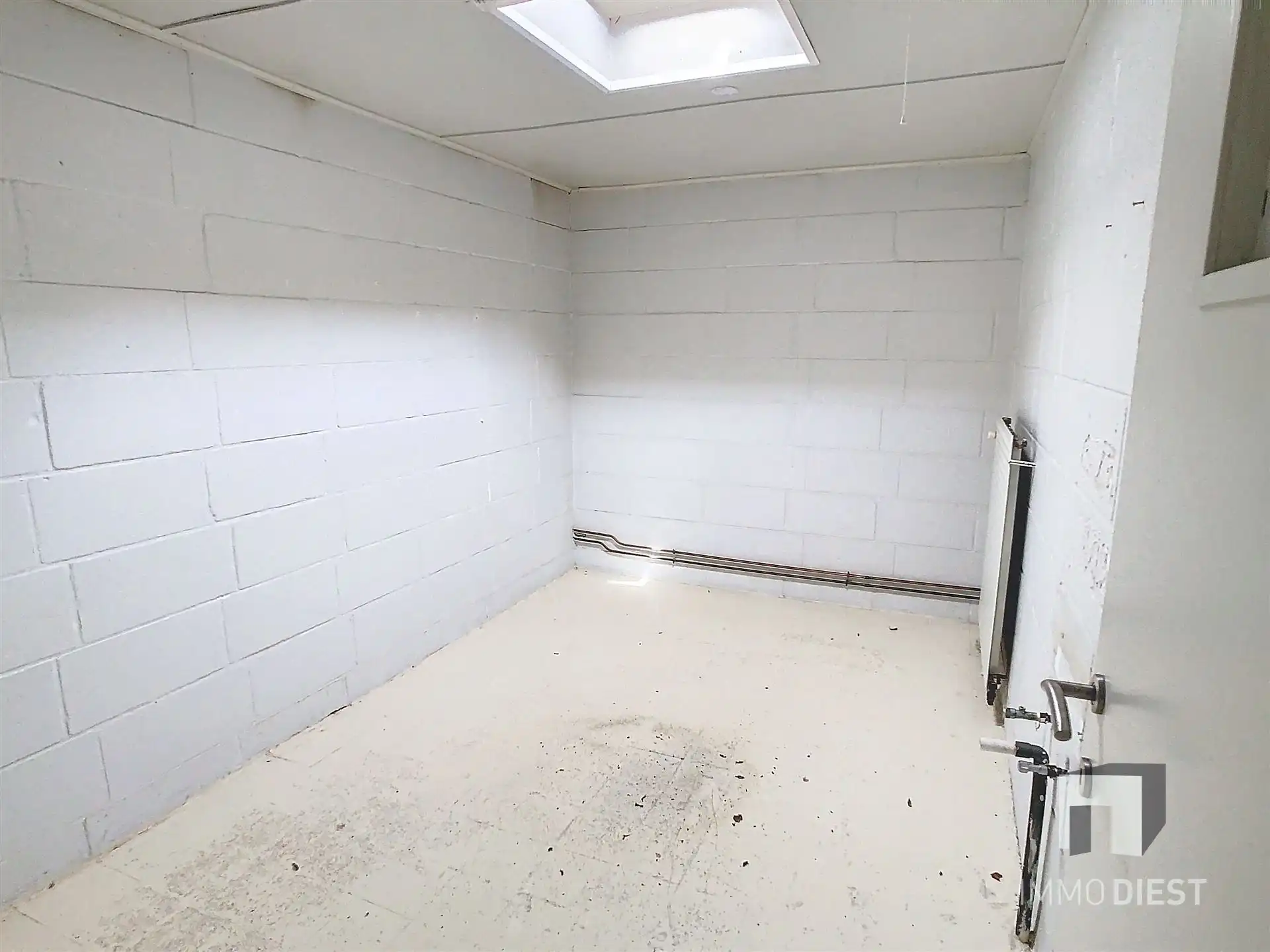 Handelspand met bovenliggend appartement. foto 14