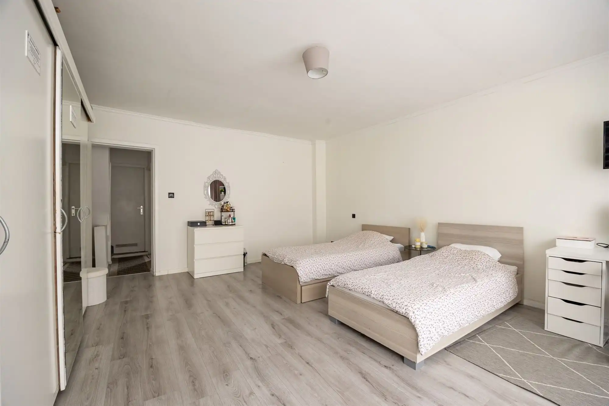 Instapklare gezinswoning met drie slaapkamers foto 8