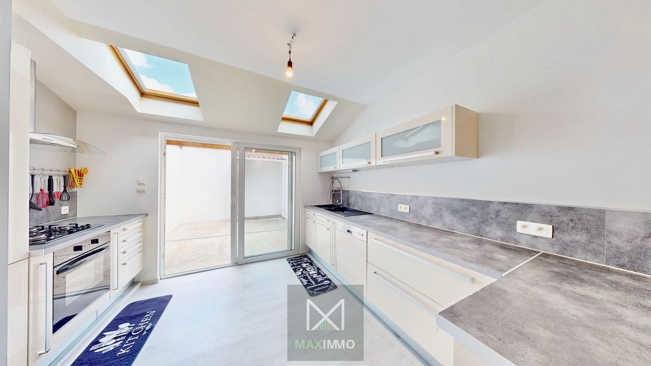 Gerenoveerde woning met 3 slaapkamers en stadstuin foto 8