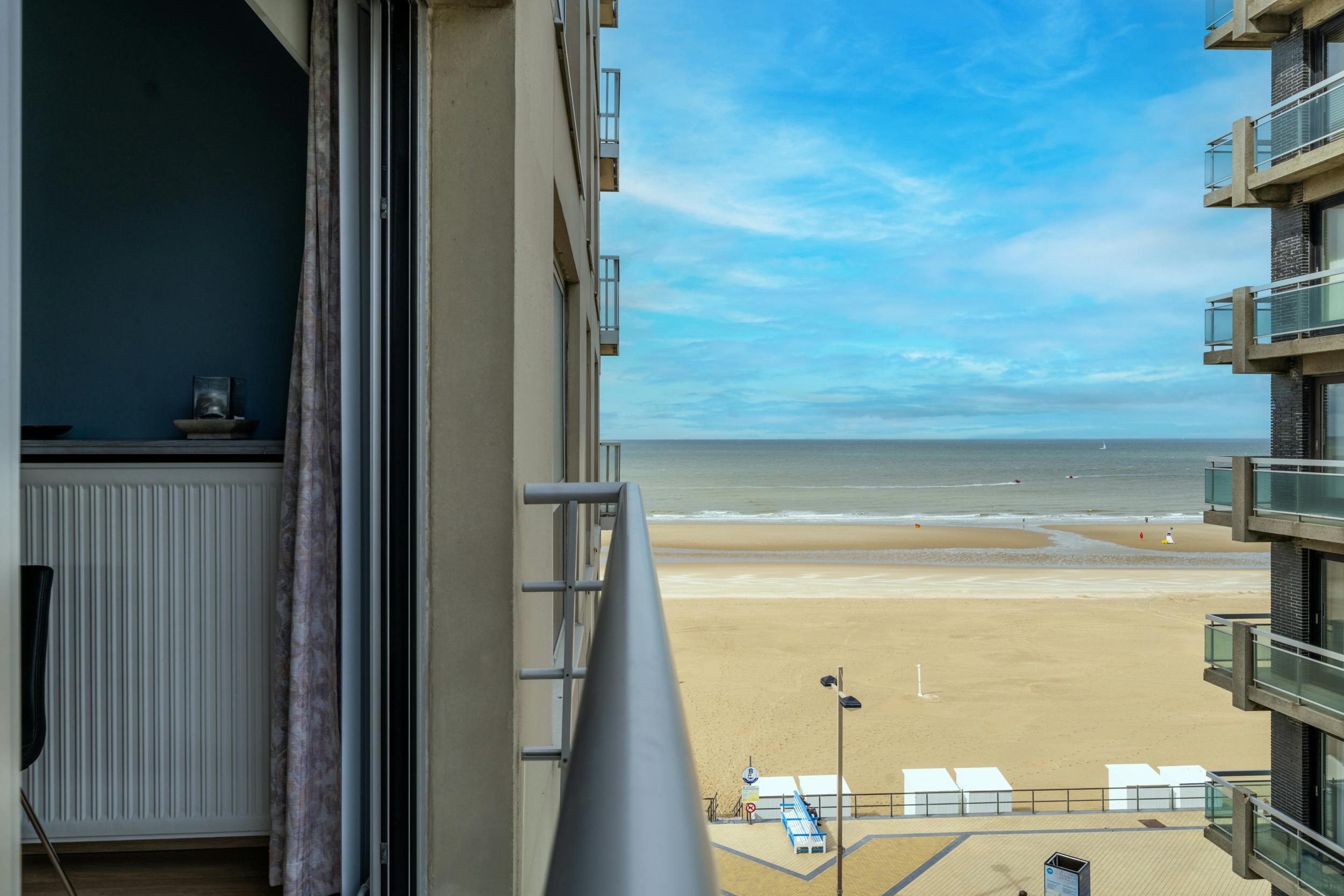 Prachtig hoekappartement met 1 slaapkamer en zijdelings zeezicht te koop te Middelkerke! foto 14