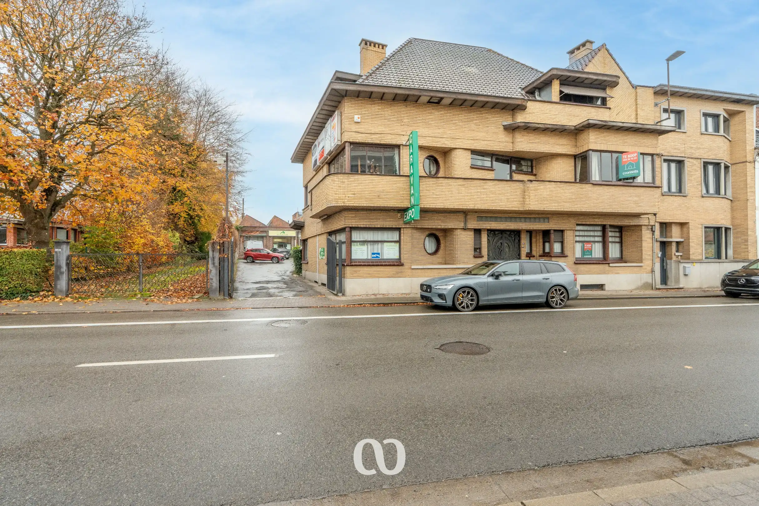 Zeer grote karaktervolle woning in art-deco stijl met tal van mogelijkheden foto 22