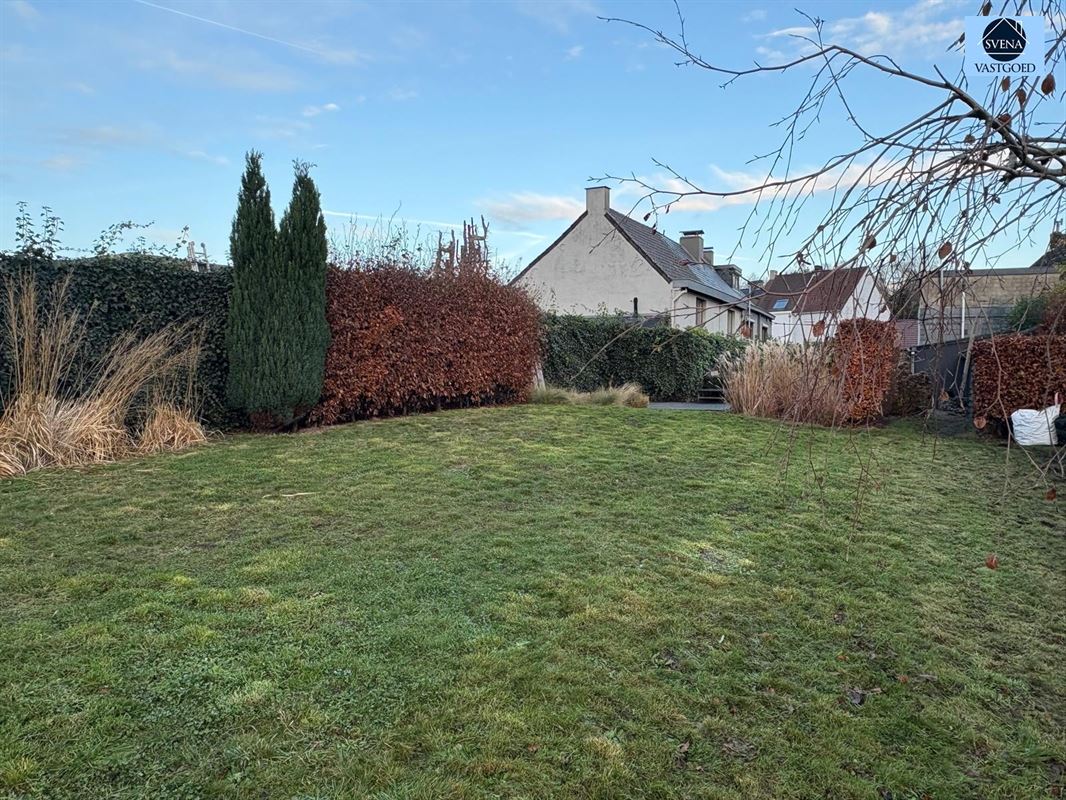 ZEER GEZELLIGE WONING MET GROTE TUIN TE LESSEN foto 13