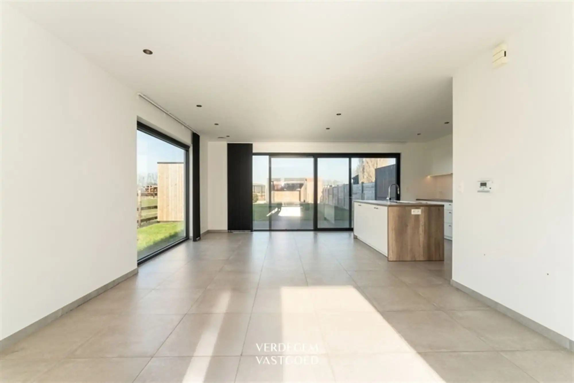 Knappe nieuwbouwwoning met 3 slaapkamers en weidse zichten foto 6