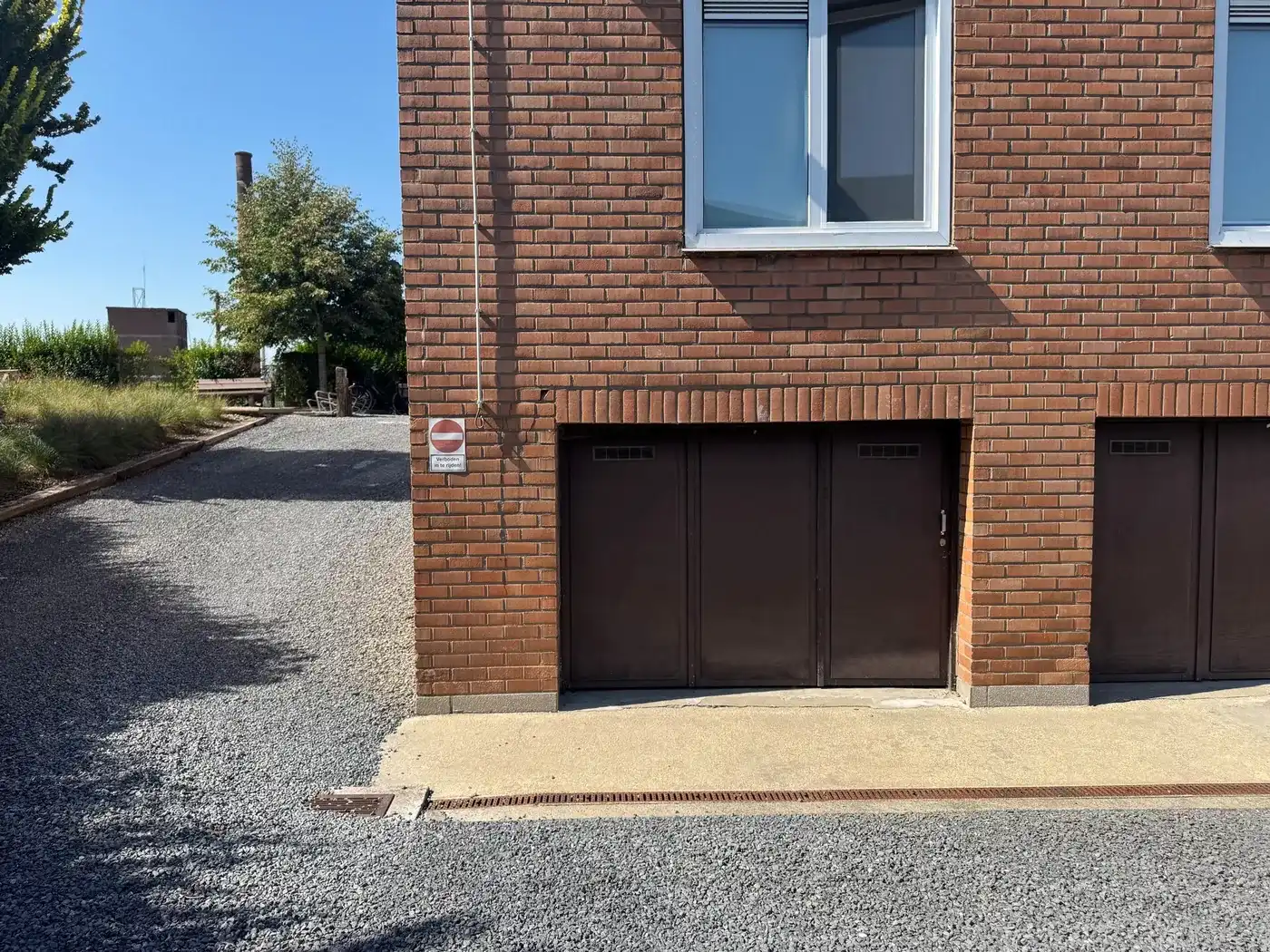 2 slaapkamer appartement te huur in Izegem met garagebox foto 2